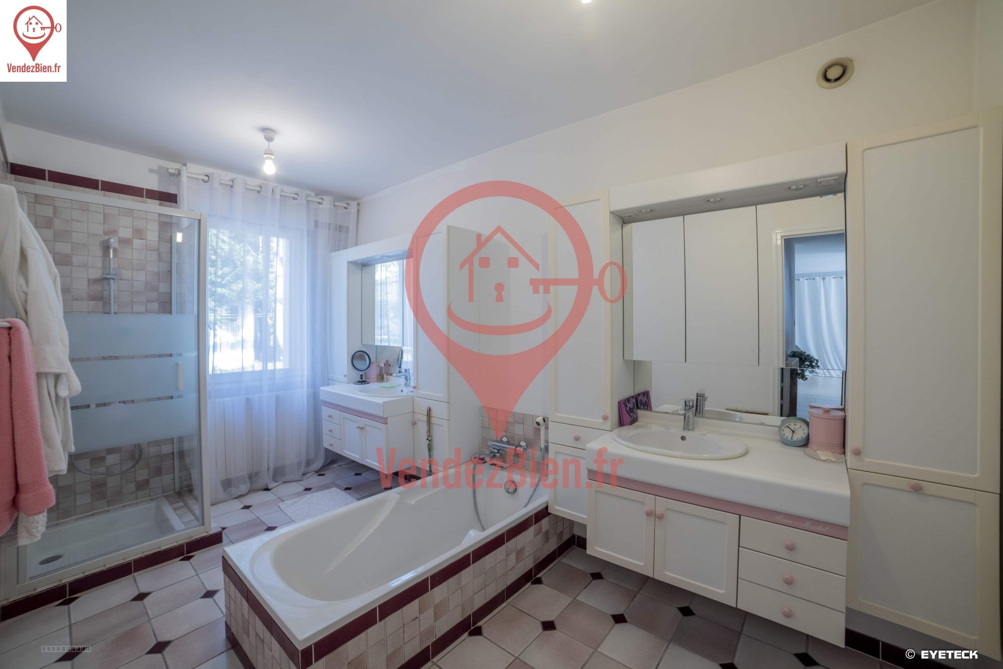 dpt cher (18), à vendre Bourges Maison P5 de 135m2 avec garage, sur un terrain de 1000m2 — photo 6