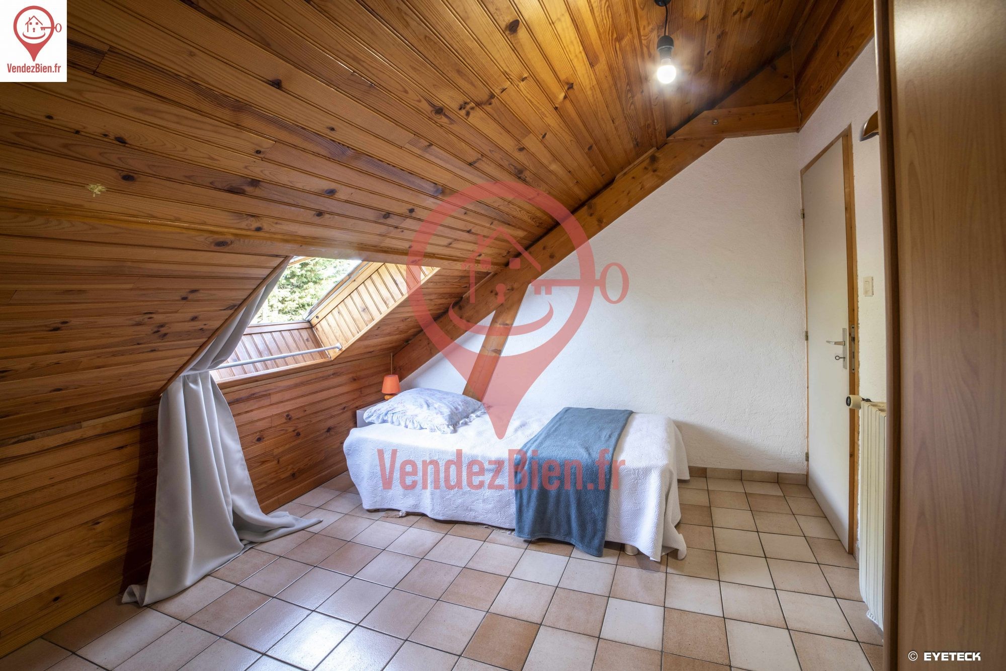 dpt cher (18), à vendre Bourges Maison P5 de 135m2 avec garage, sur un terrain de 1000m2 — photo 12