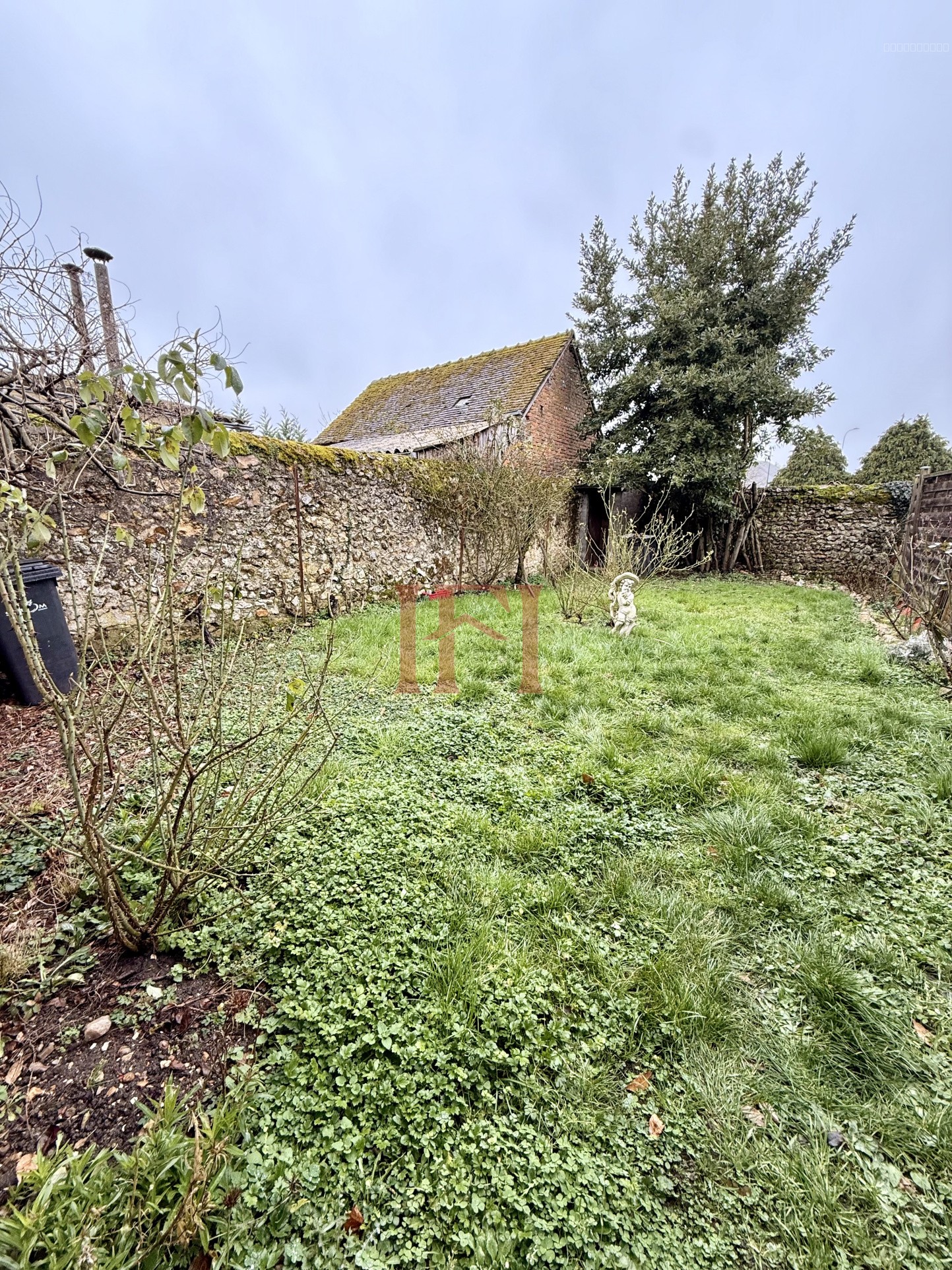 MAISON DE BOURG AVEC JARDIN - CLOYES LES TROIS RIVIERES — photo 13