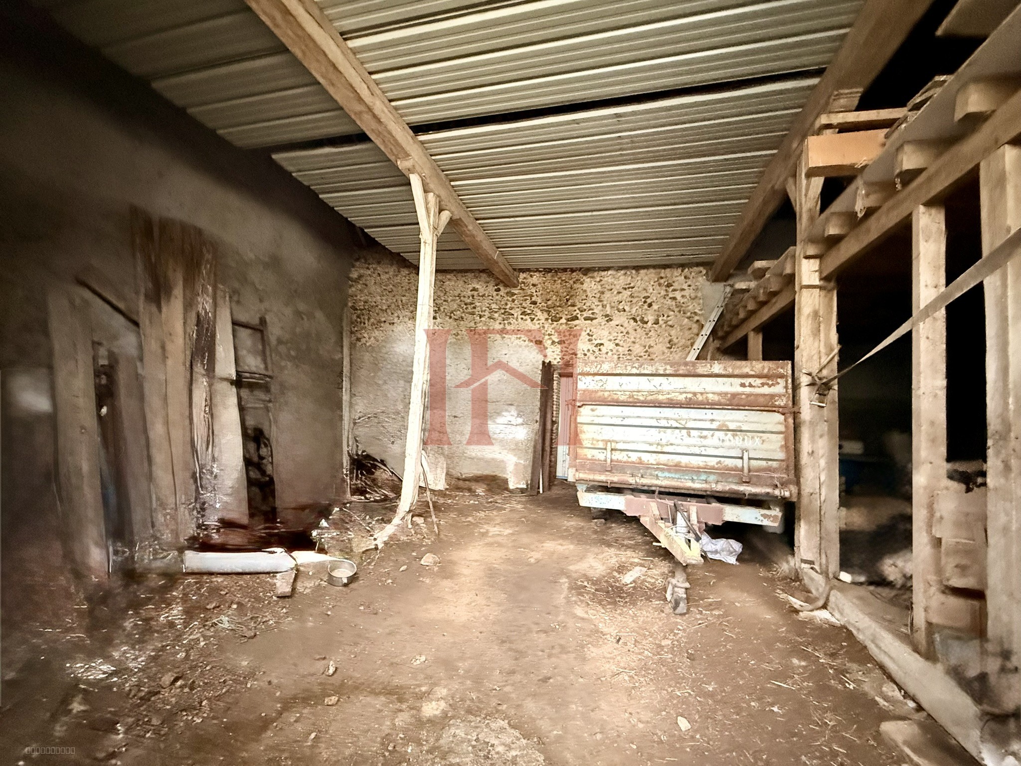 CORPS DE FERME - ENTRE CLOYES ET MOREE — photo 18