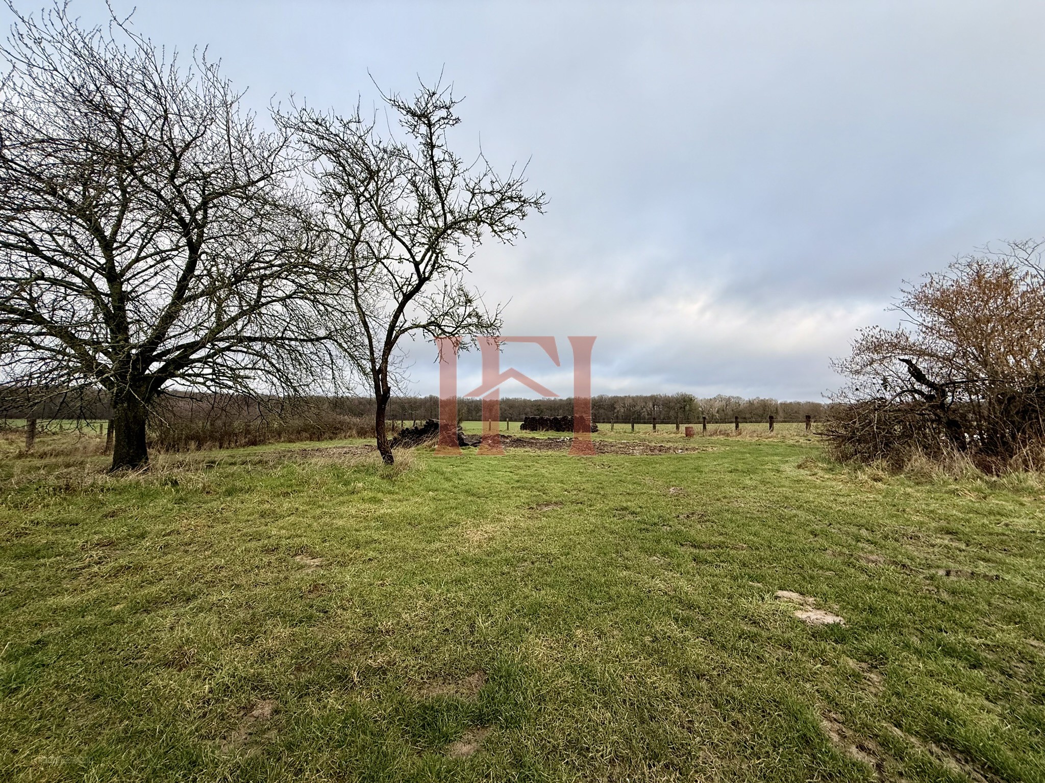 CORPS DE FERME - ENTRE CLOYES ET MOREE — photo 8