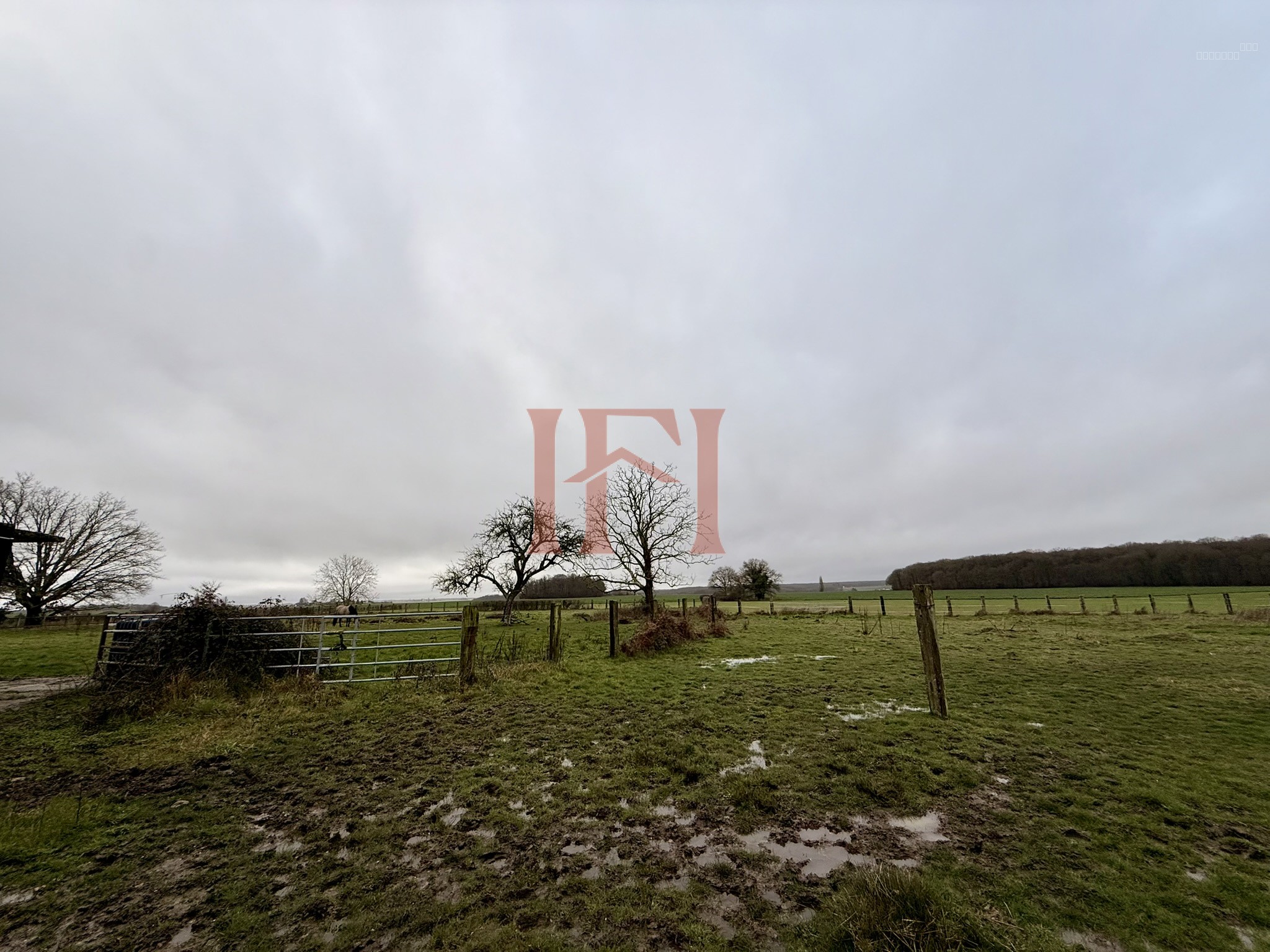 CORPS DE FERME - ENTRE CLOYES ET MOREE — photo 11