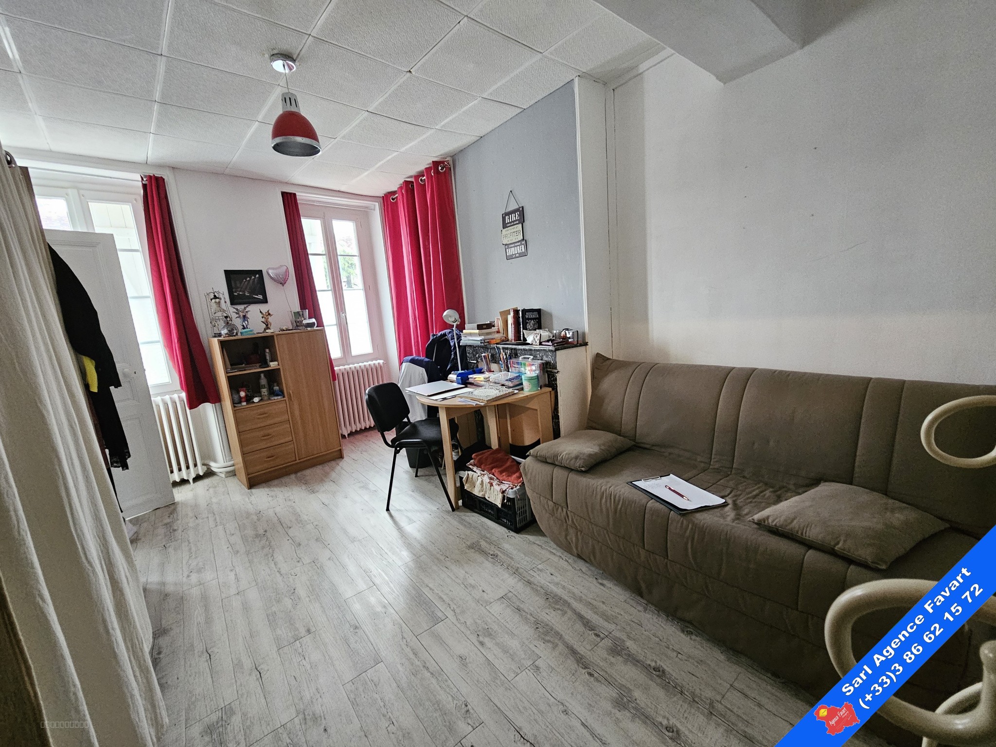 Maison de ville située en centre-ville, divisée en deux logements indépendants. — photo 6