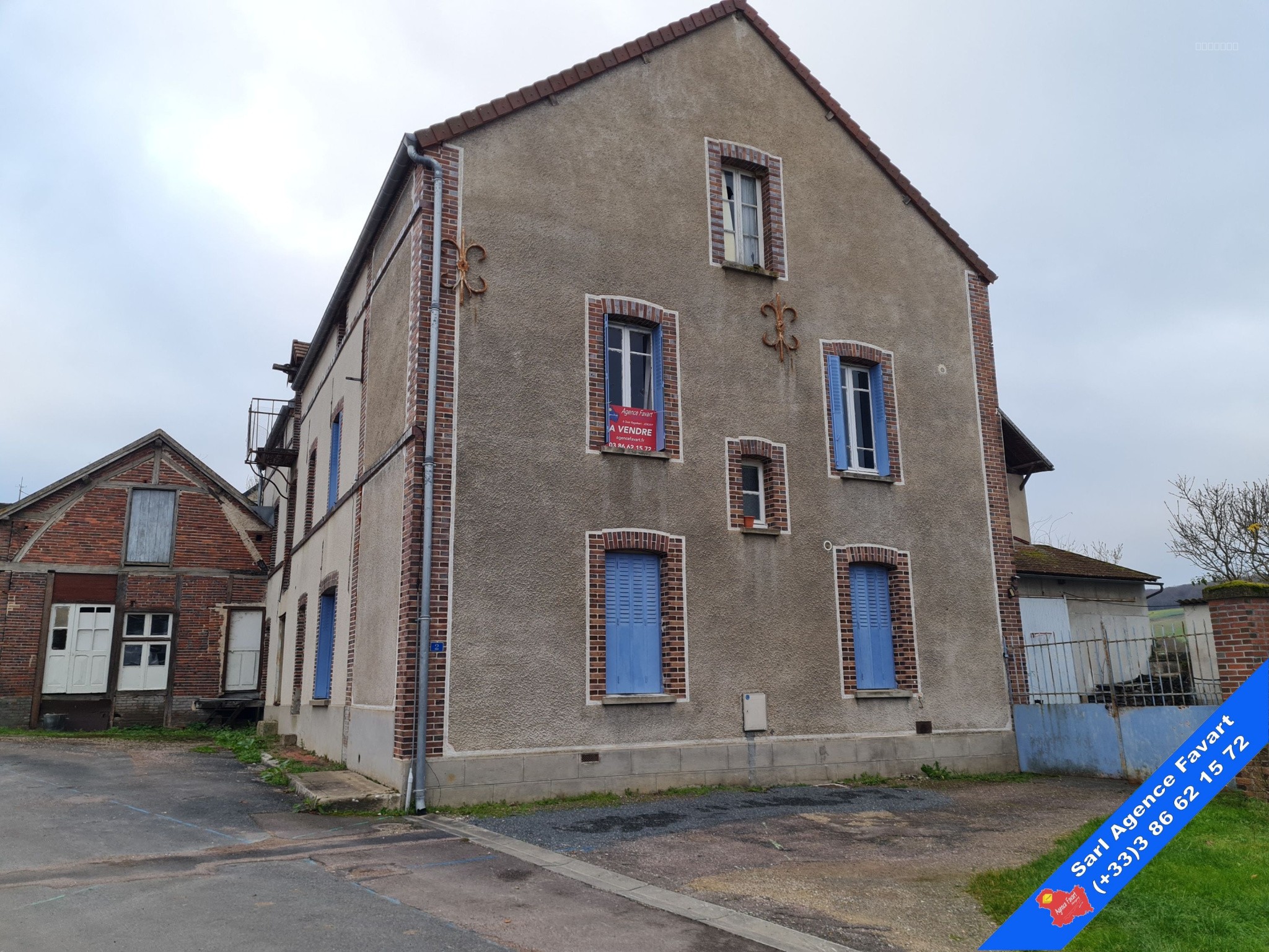MOULIN ET SES DÉPENDANCES PROCHE GARE ET ACCÈS AUTOROUTE — photo 7
