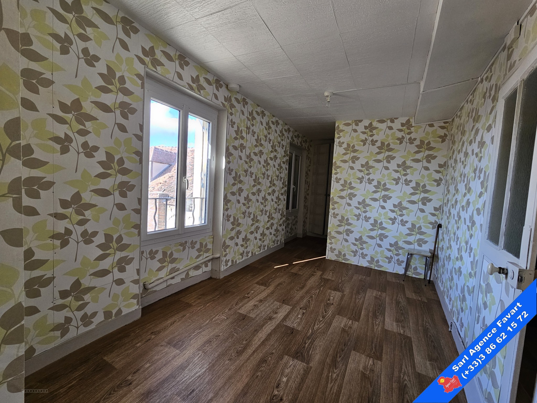 Jolie maison avec cour en plein centre-ville   commerces et école à proximité immédiate — photo 10