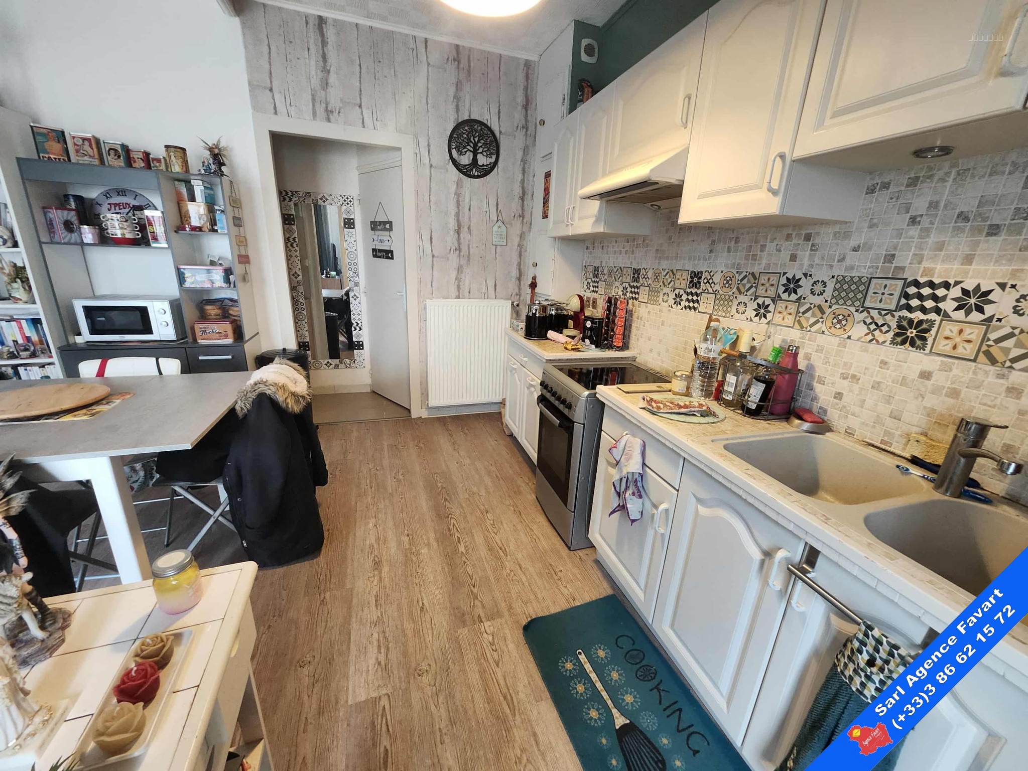 Maison de ville située en centre-ville, divisée en deux logements indépendants. — photo 3