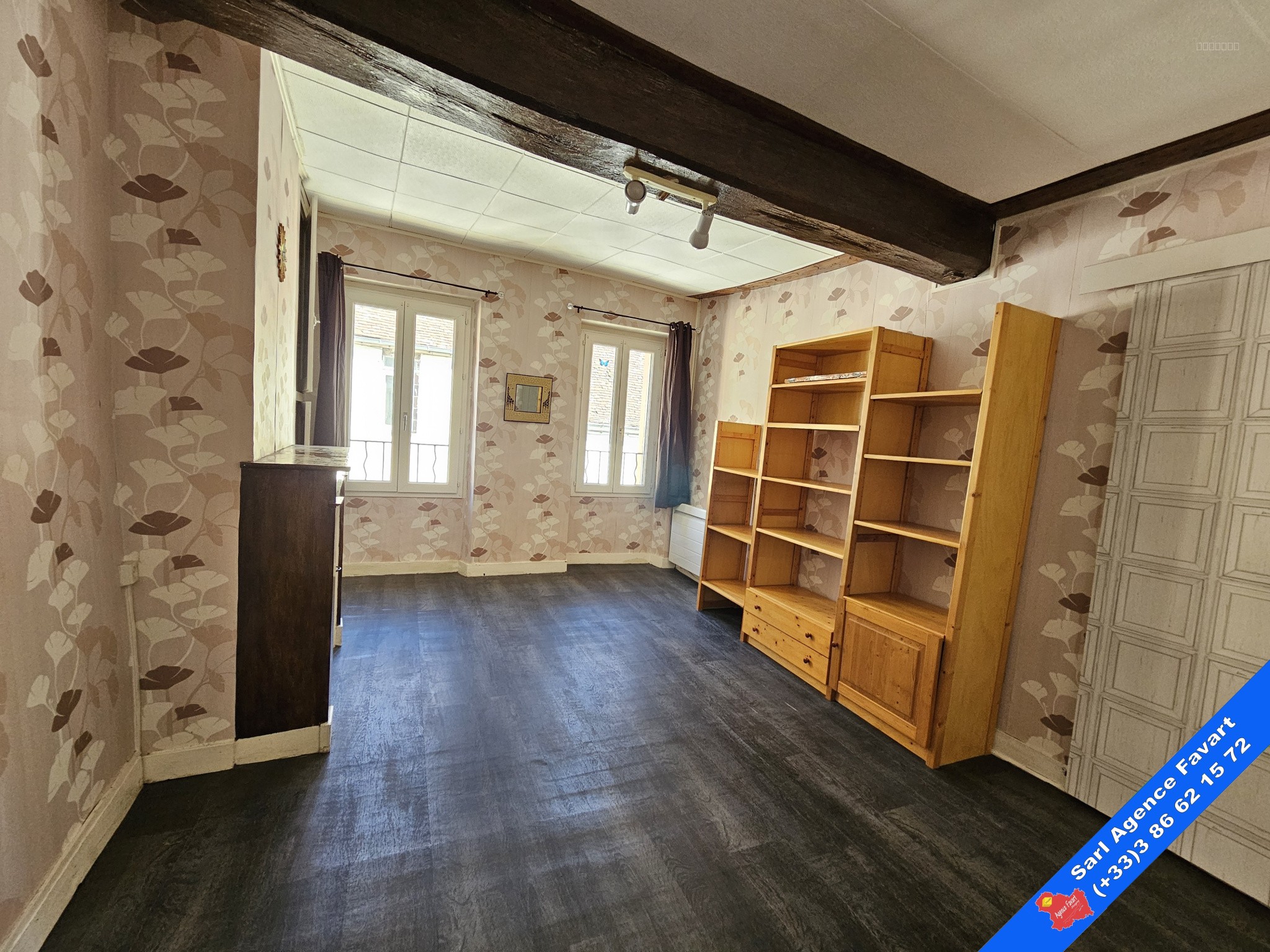 Jolie maison avec cour en plein centre-ville   commerces et école à proximité immédiate — photo 9