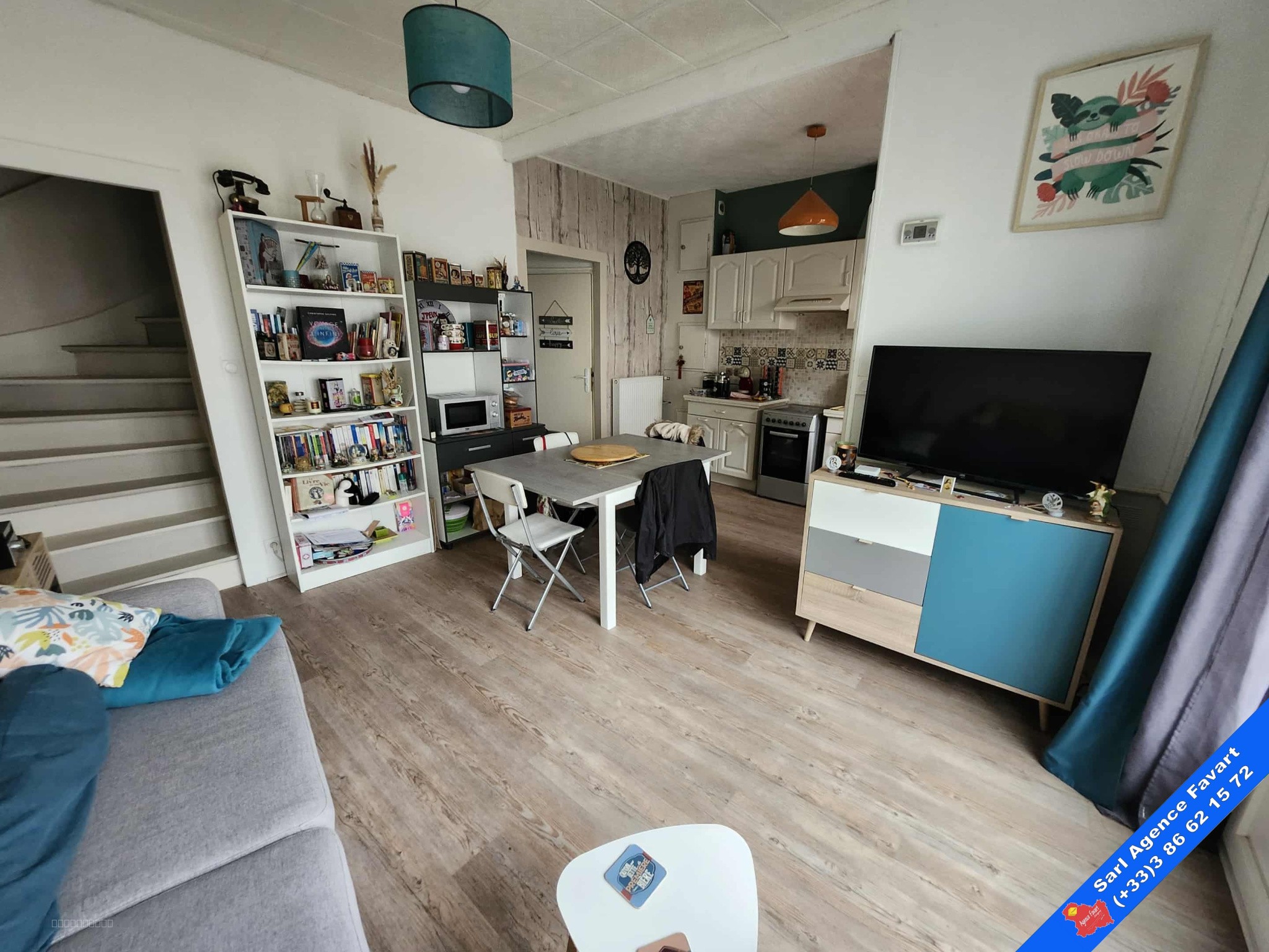 Maison de ville située en centre-ville, divisée en deux logements indépendants. — photo 2