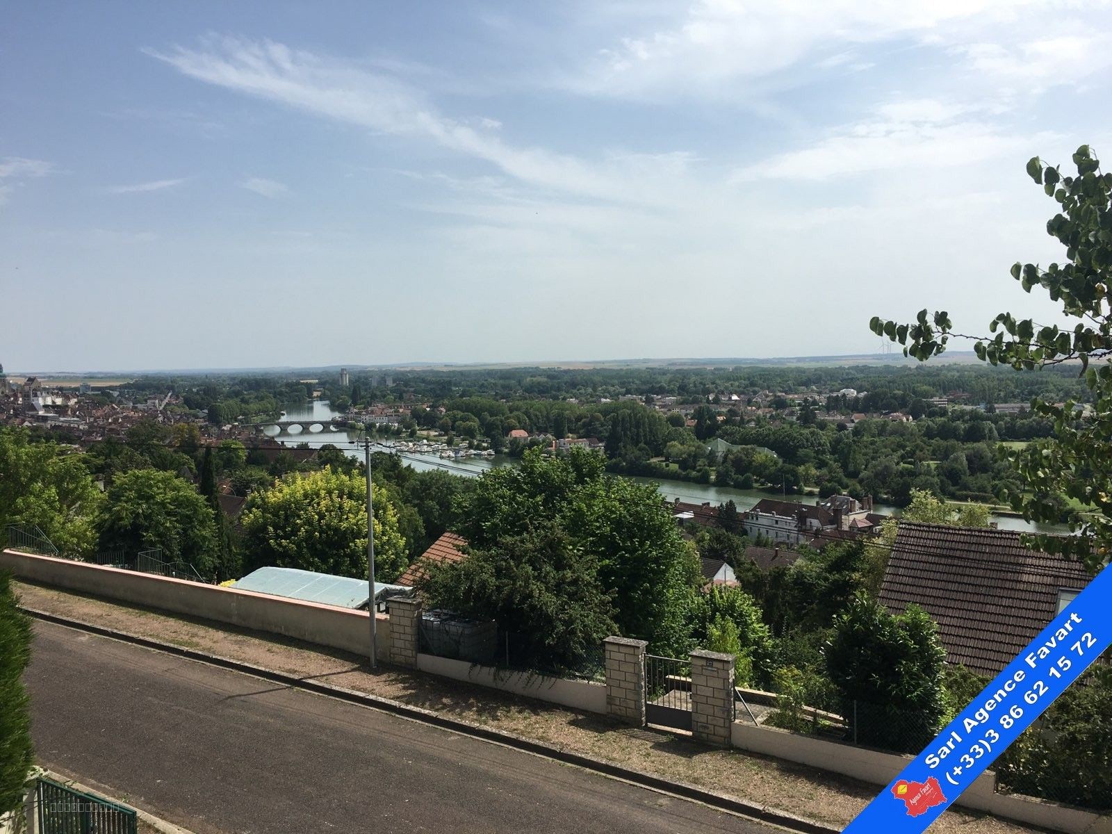 JOIGNY CÔTE SAINT-JACQUES - Pavillon avec vue dominante exceptionnelle — photo 4