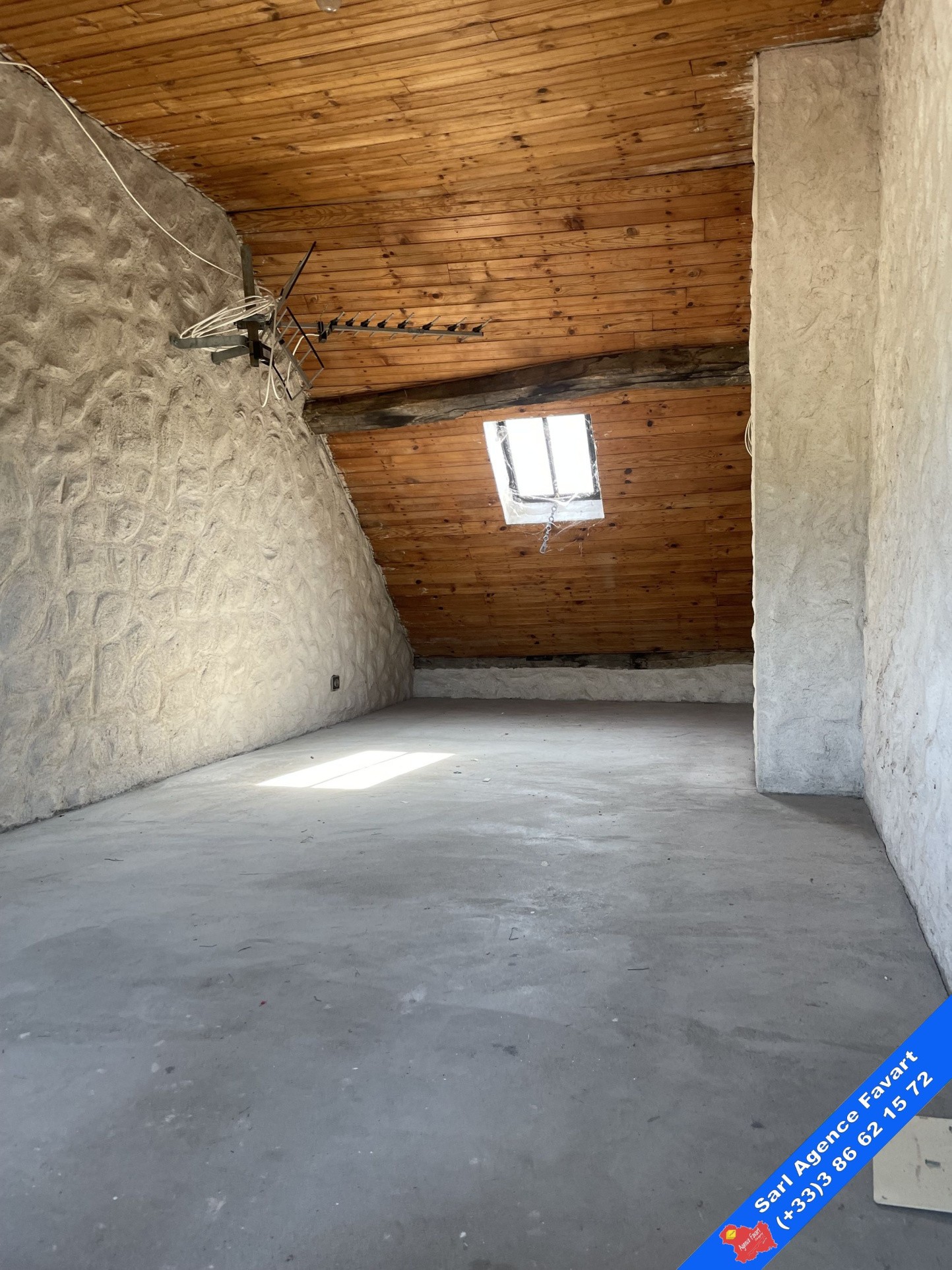 Joigny immeuble commercial très bien placé. — photo 10