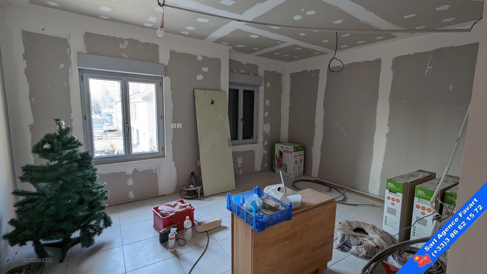 Joigny immeuble commercial très bien placé. — photo 2