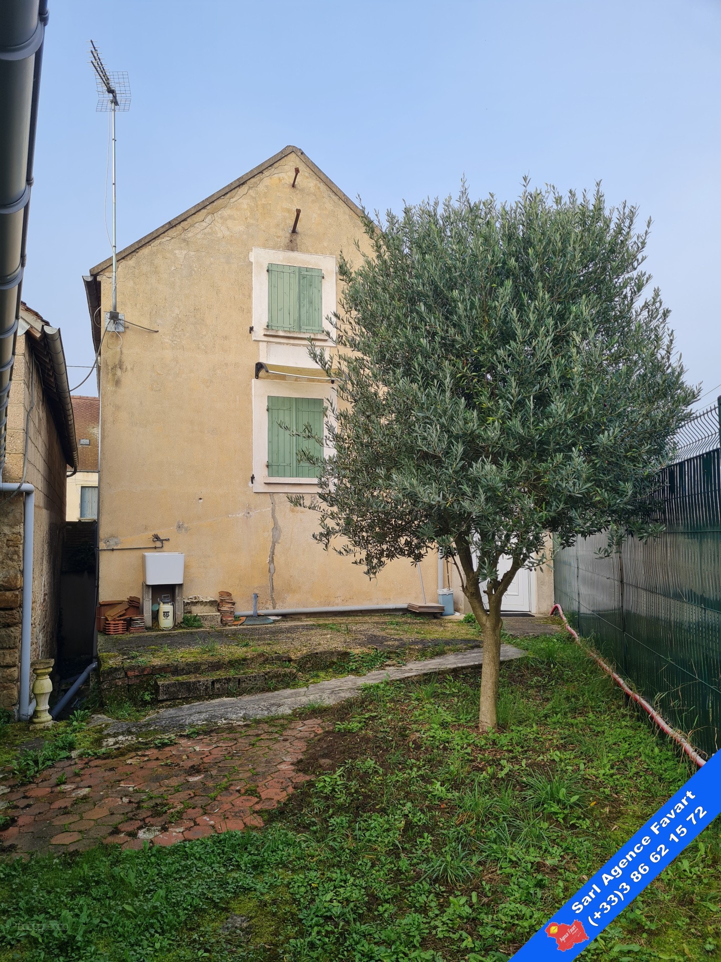 Maison avec jardin et dépendances   Proche gare SNCF et commodités — photo 8