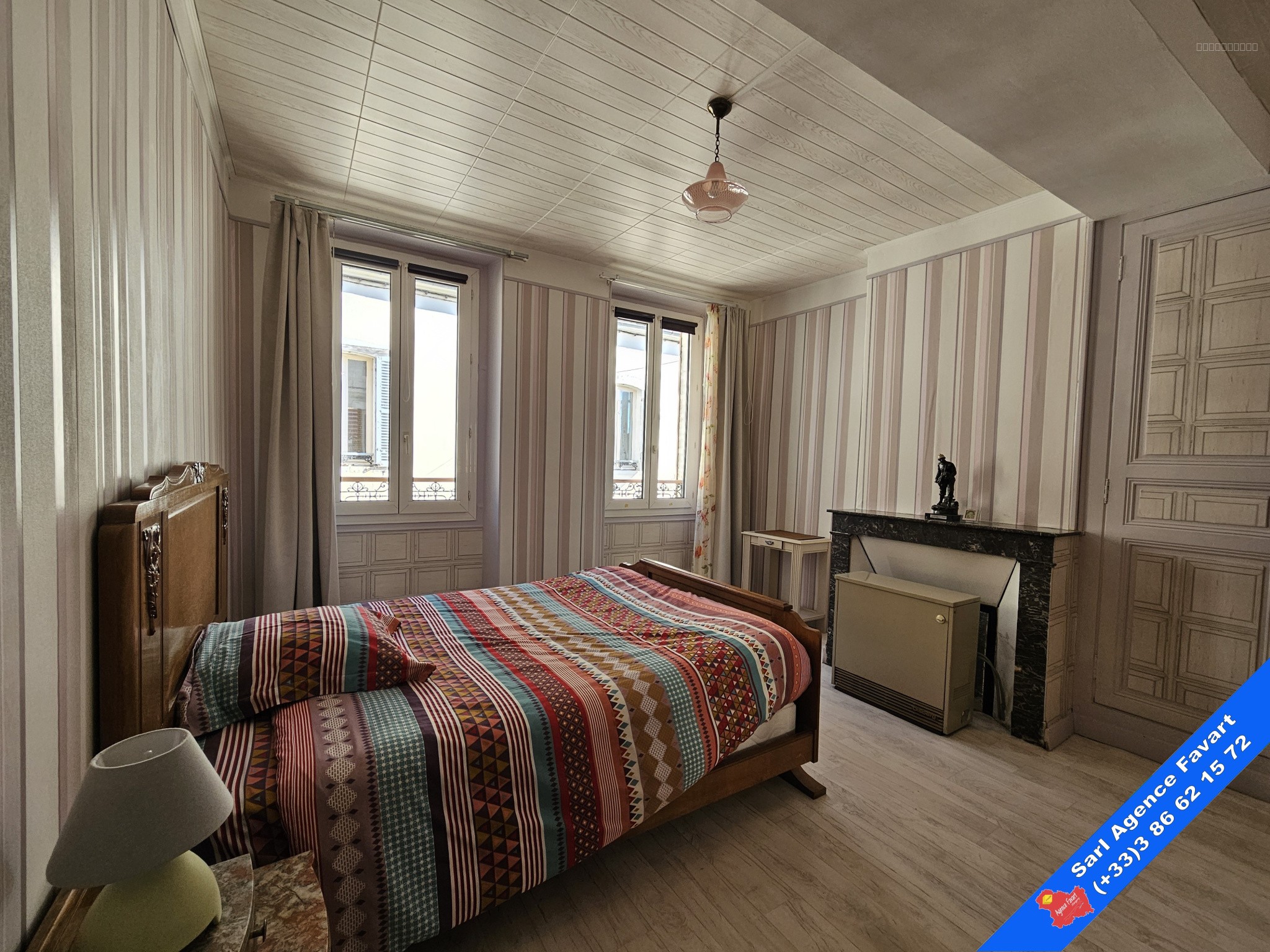 Jolie maison avec cour en plein centre-ville   commerces et école à proximité immédiate — photo 7