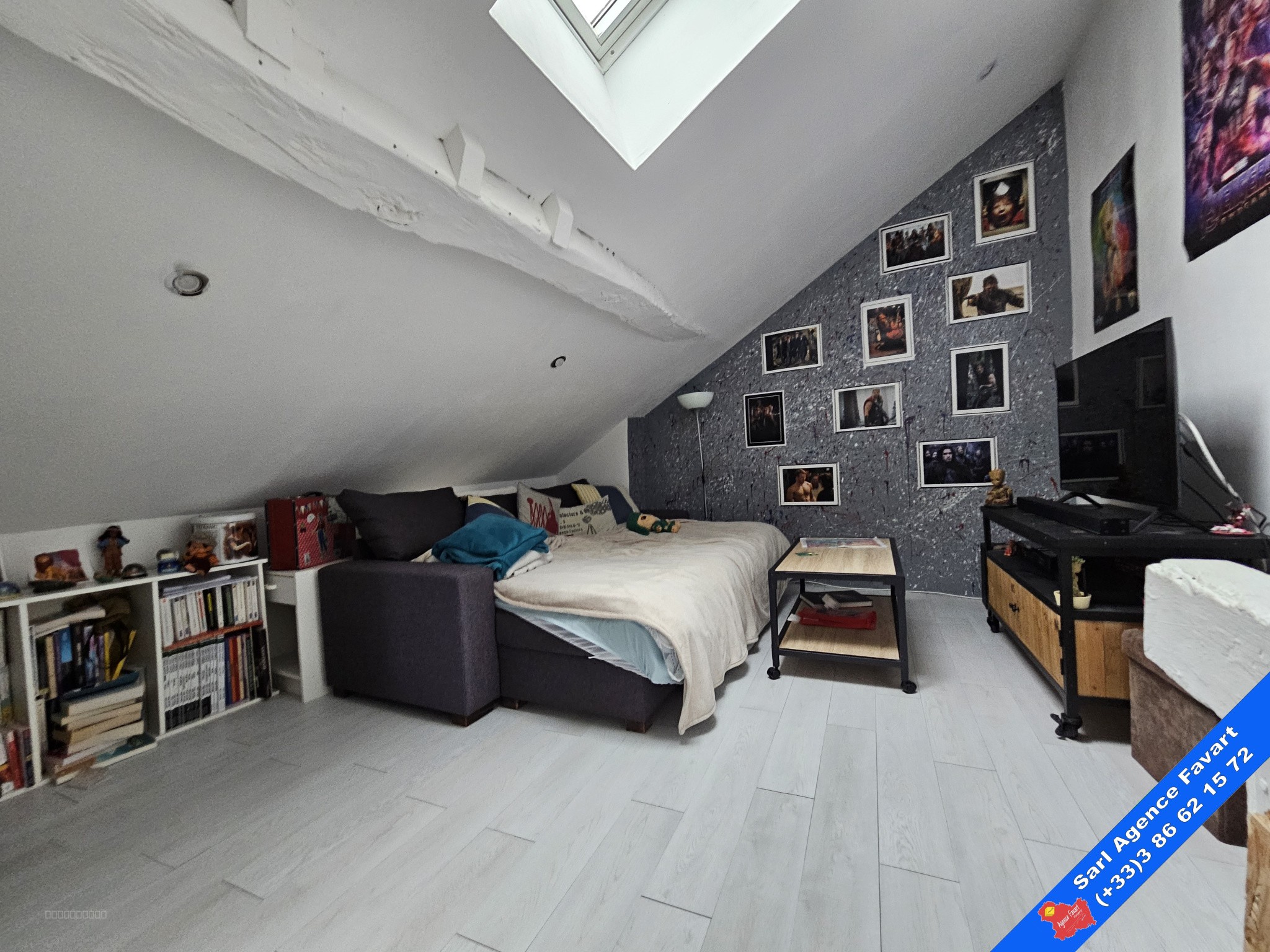 Maison de ville située en centre-ville, divisée en deux logements indépendants. — photo 10