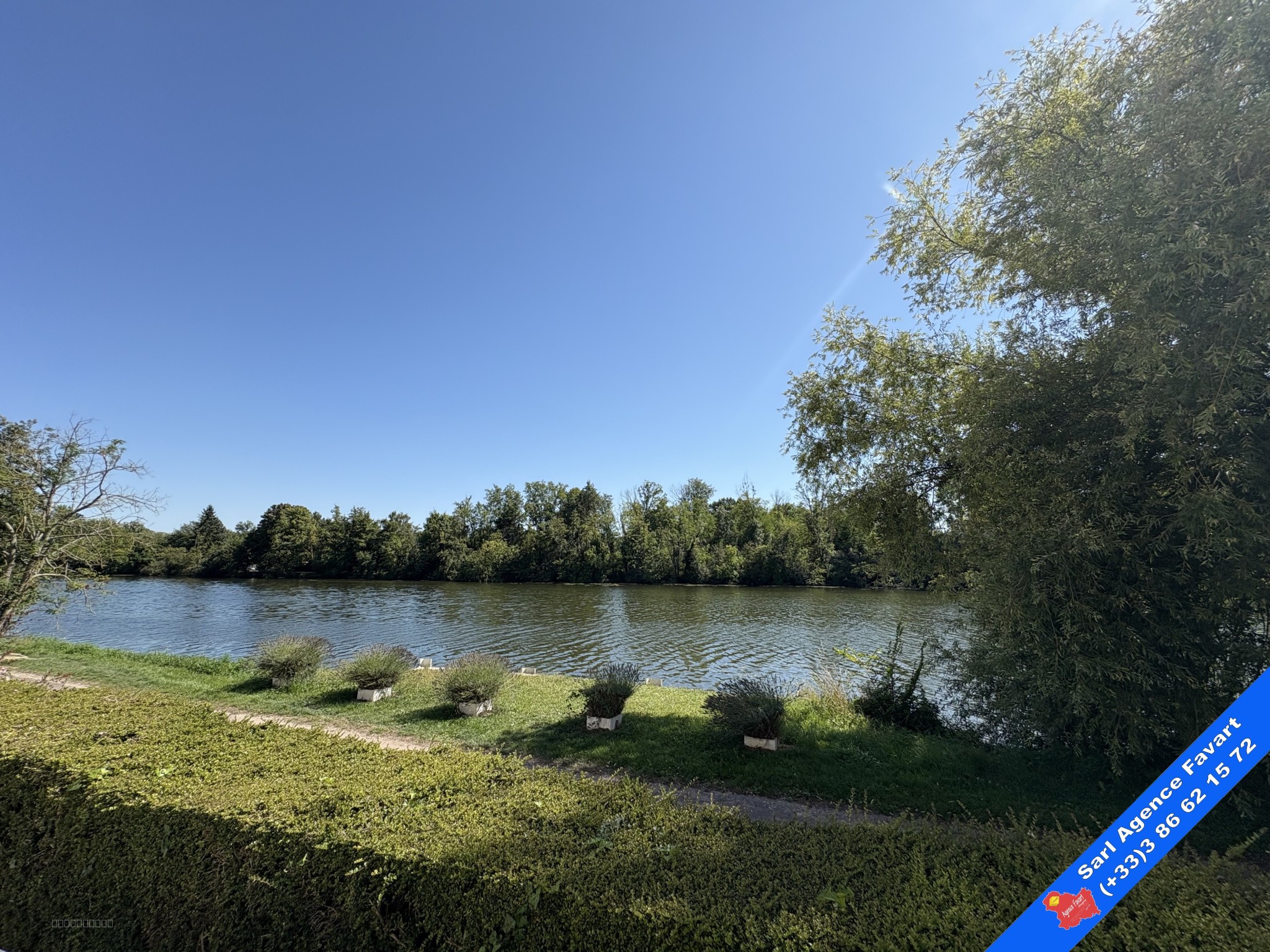 Immeuble avec vue sur l'Yonne — photo 2