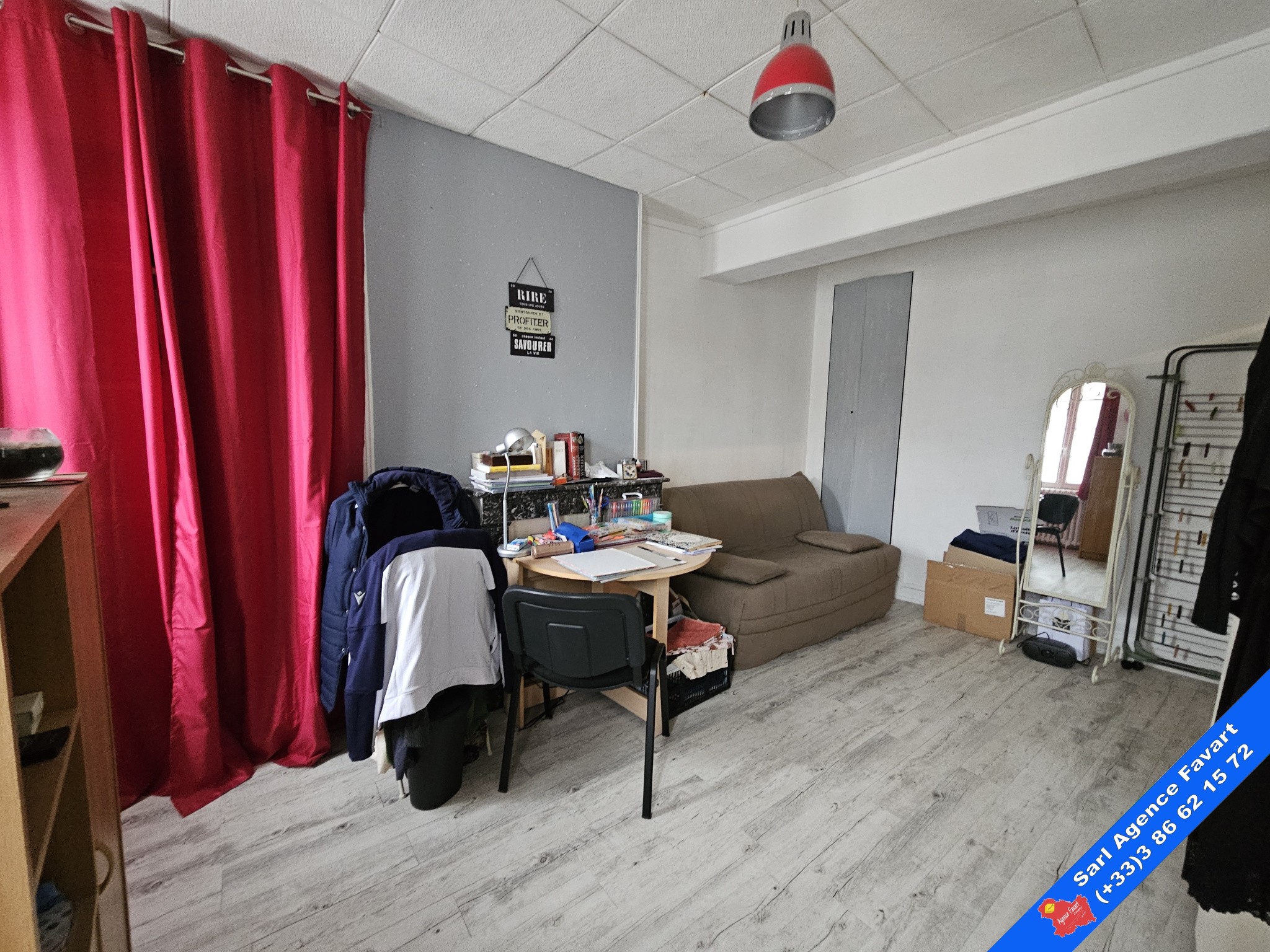 Maison de ville située en centre-ville, divisée en deux logements indépendants. — photo 7