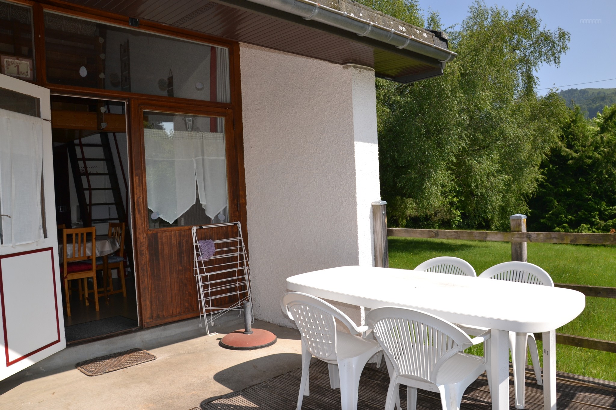 Agréable T2 en duplex de 33 m2 au sol avec terrasse, jardin privatif et parking — photo 3