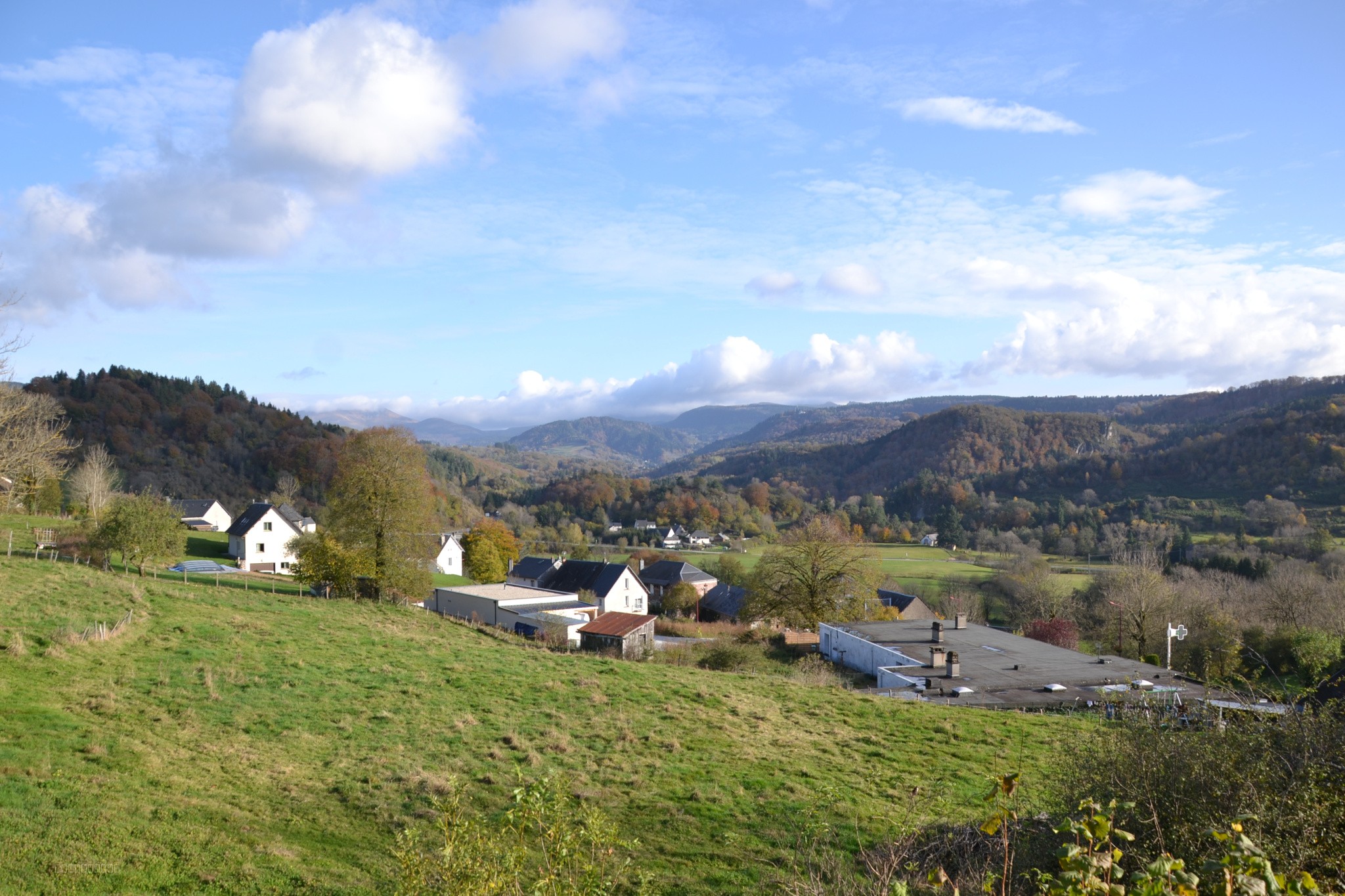 Bel ensemble de deux maisons avec jardin et vue sur le Massif du Sancy — photo 6