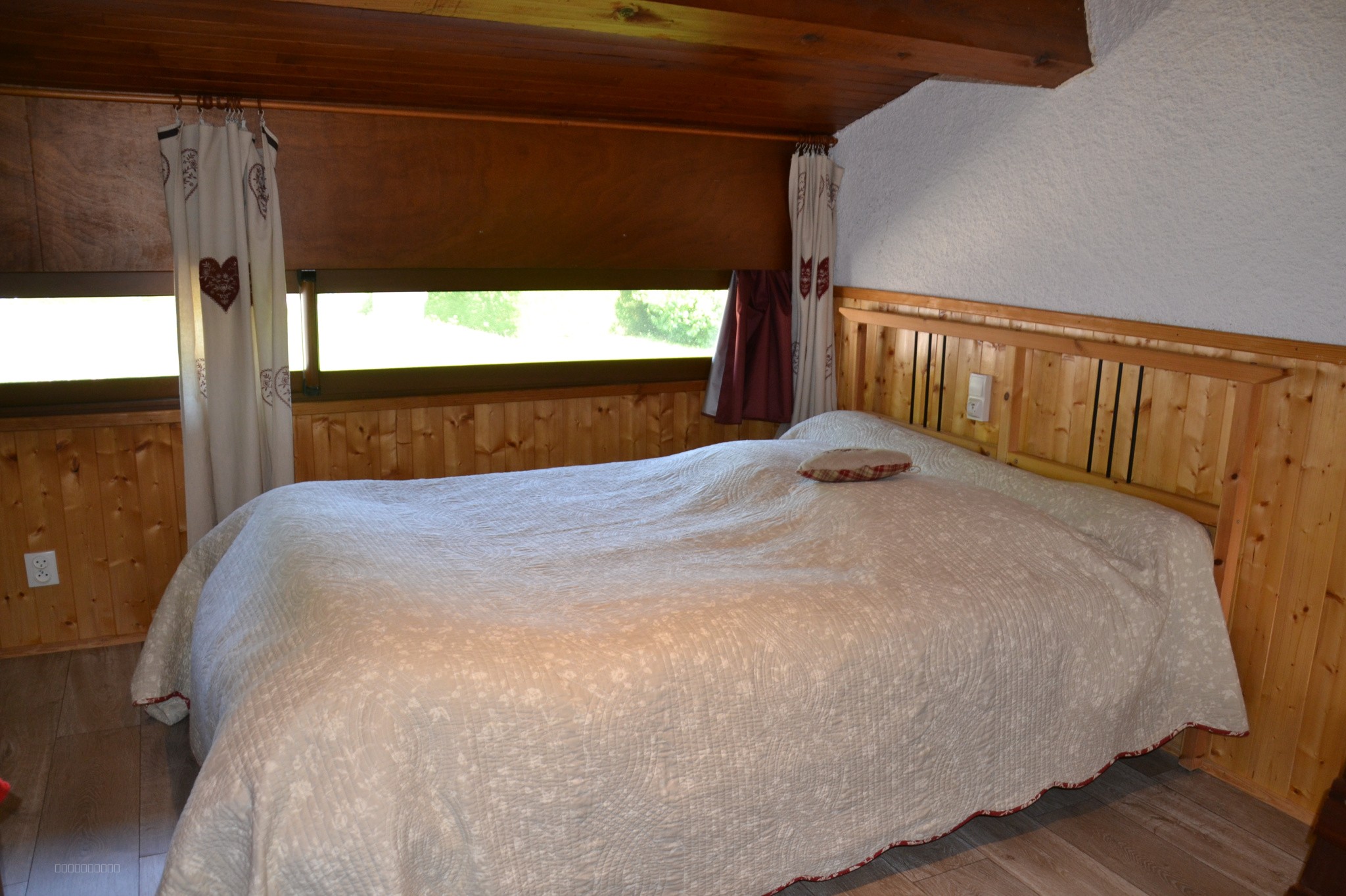 Agréable T2 en duplex de 33 m2 au sol avec terrasse, jardin privatif et parking — photo 8