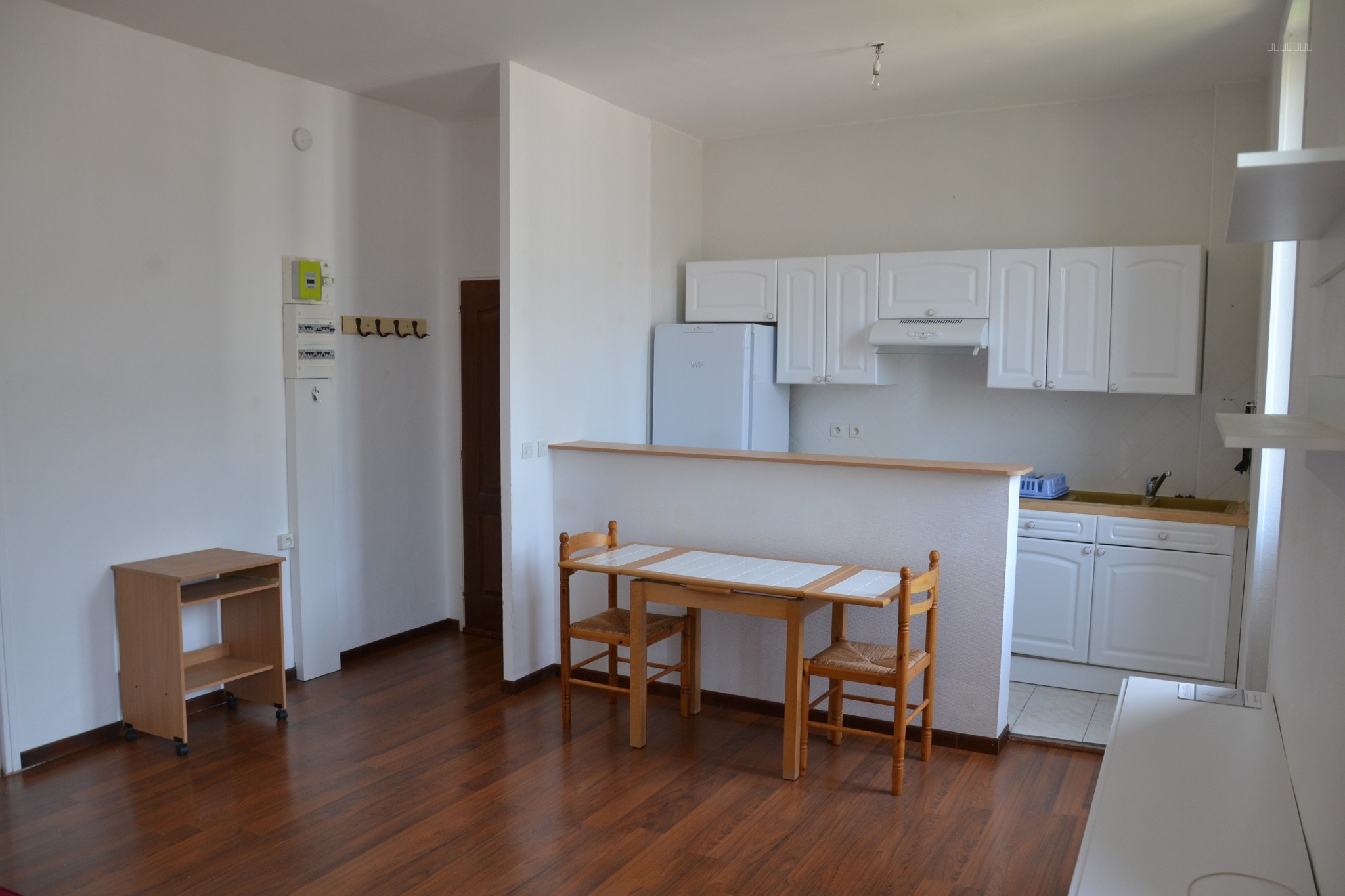 Lumineux T4 de 58 m2 très bien situé en hypercentre et avec belle vue — photo 7