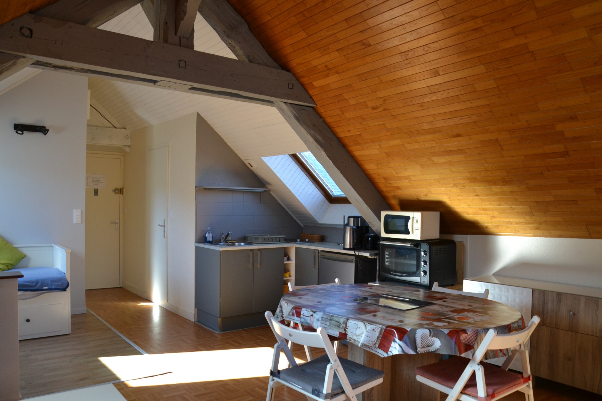 Agréable T2 de 45 m2 (30 m2 Carrez) avec de belles vues et bien situé en centre-ville — photo 2