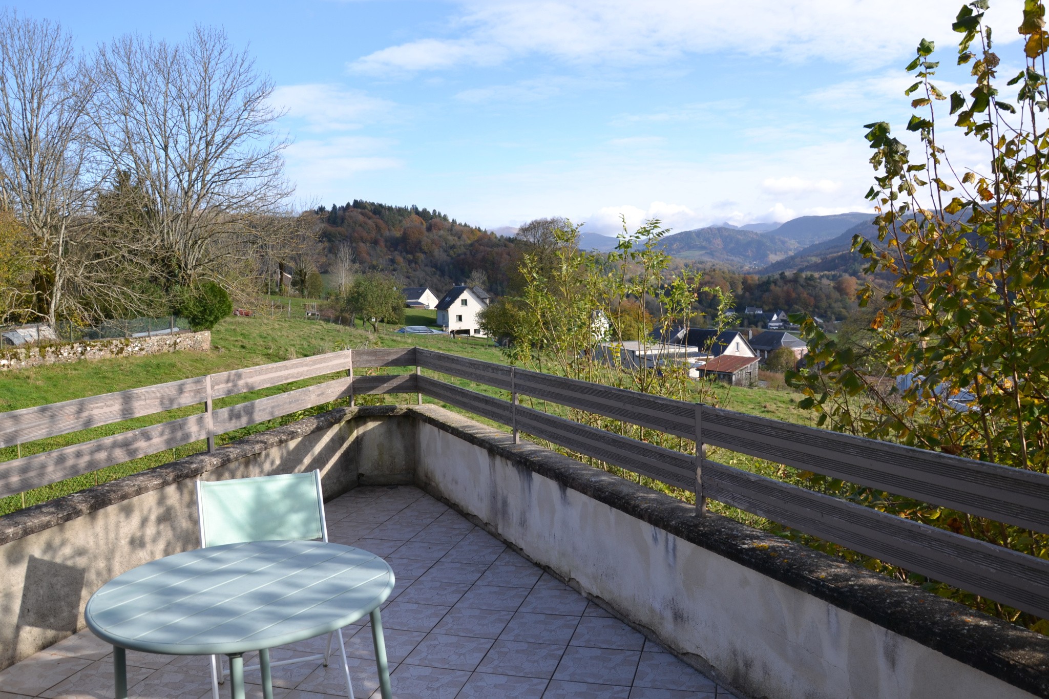 Bel ensemble de deux maisons avec jardin et vue sur le Massif du Sancy — photo 5