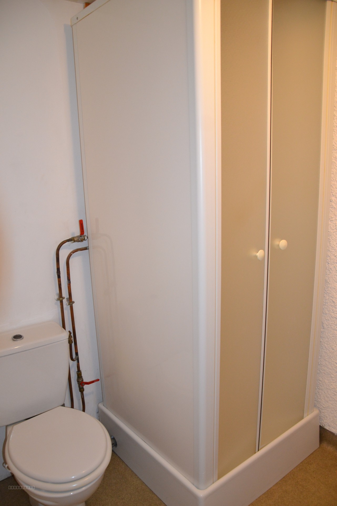 Agréable T2 en duplex de 33 m2 au sol avec terrasse, jardin privatif et parking — photo 12