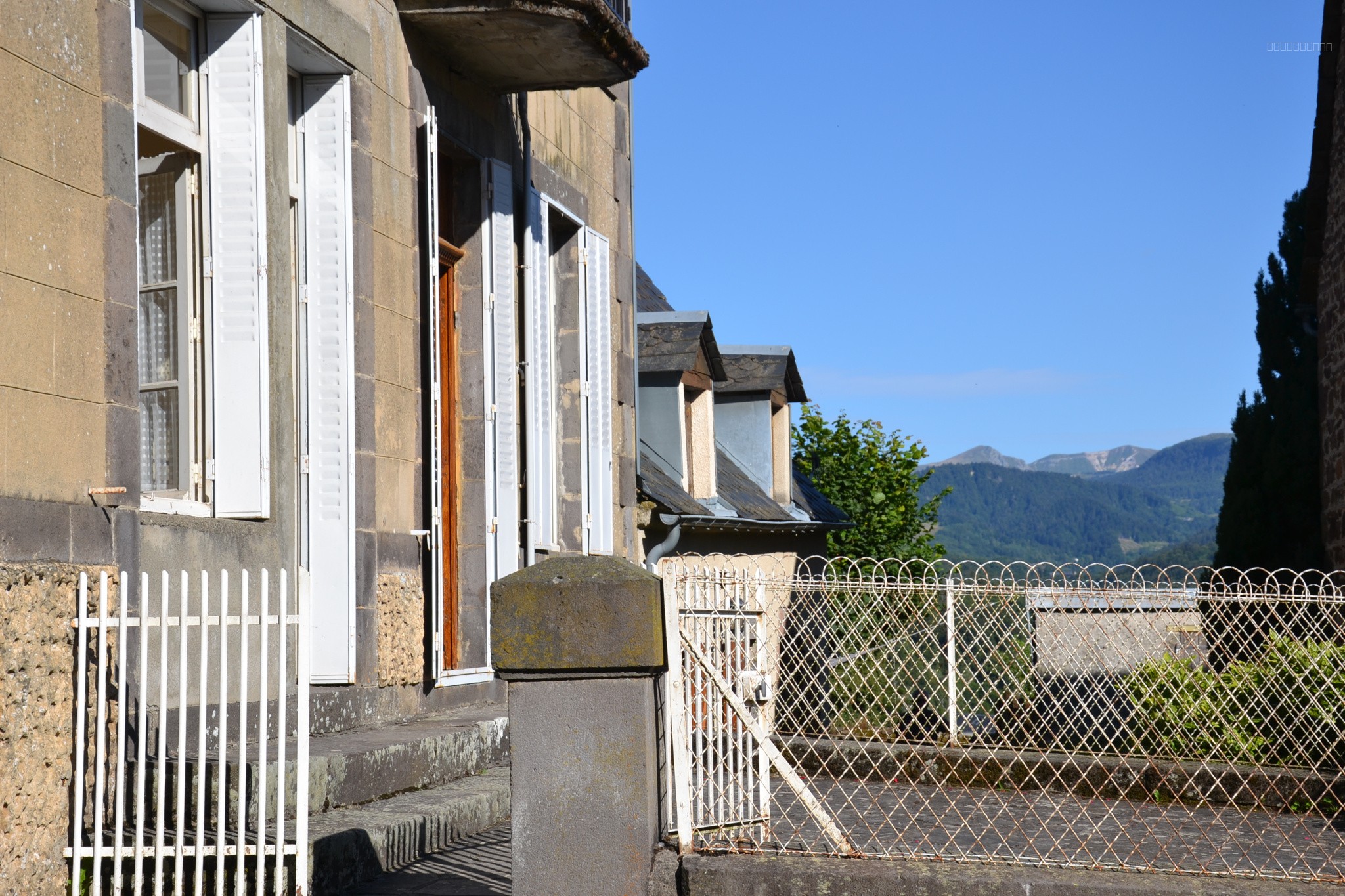 Beau T2 rénové de 29 m2 avec balcon et belle vue dégagée — photo 3