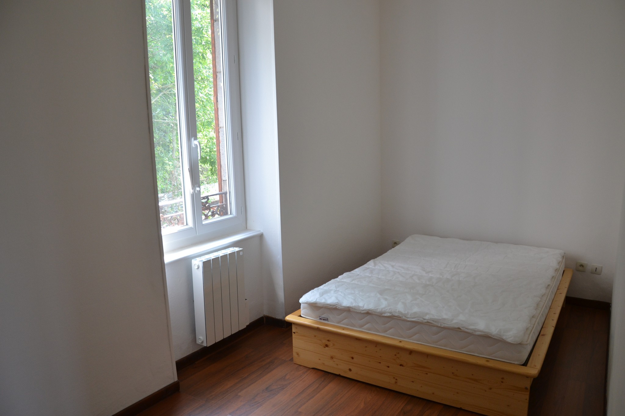 Lumineux T4 de 58 m2 très bien situé en hypercentre et avec belle vue — photo 9