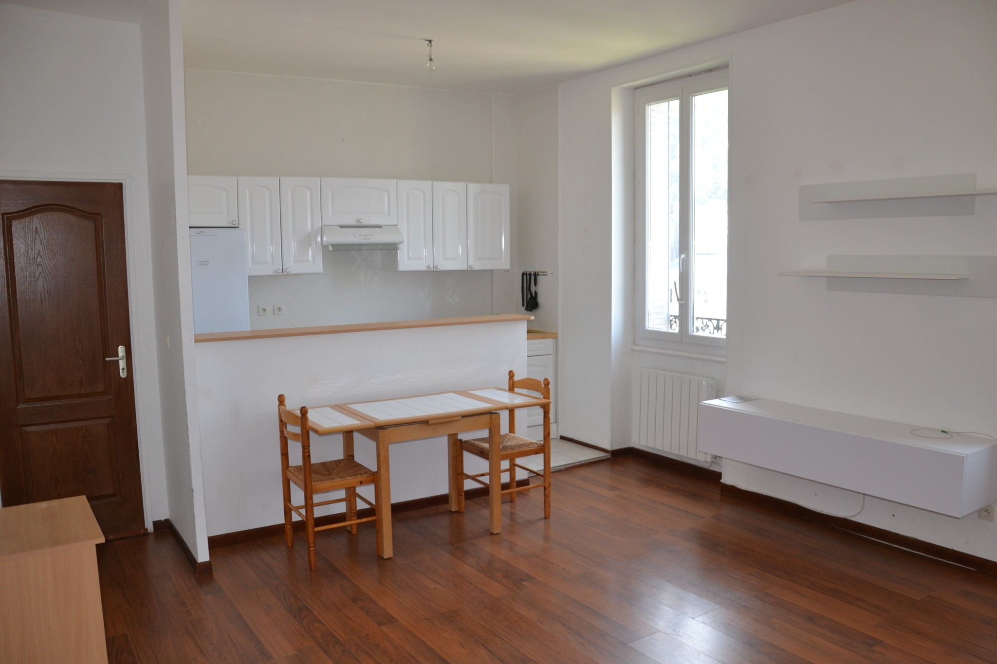 Lumineux T4 de 58 m2 très bien situé en hypercentre et avec belle vue — photo 6