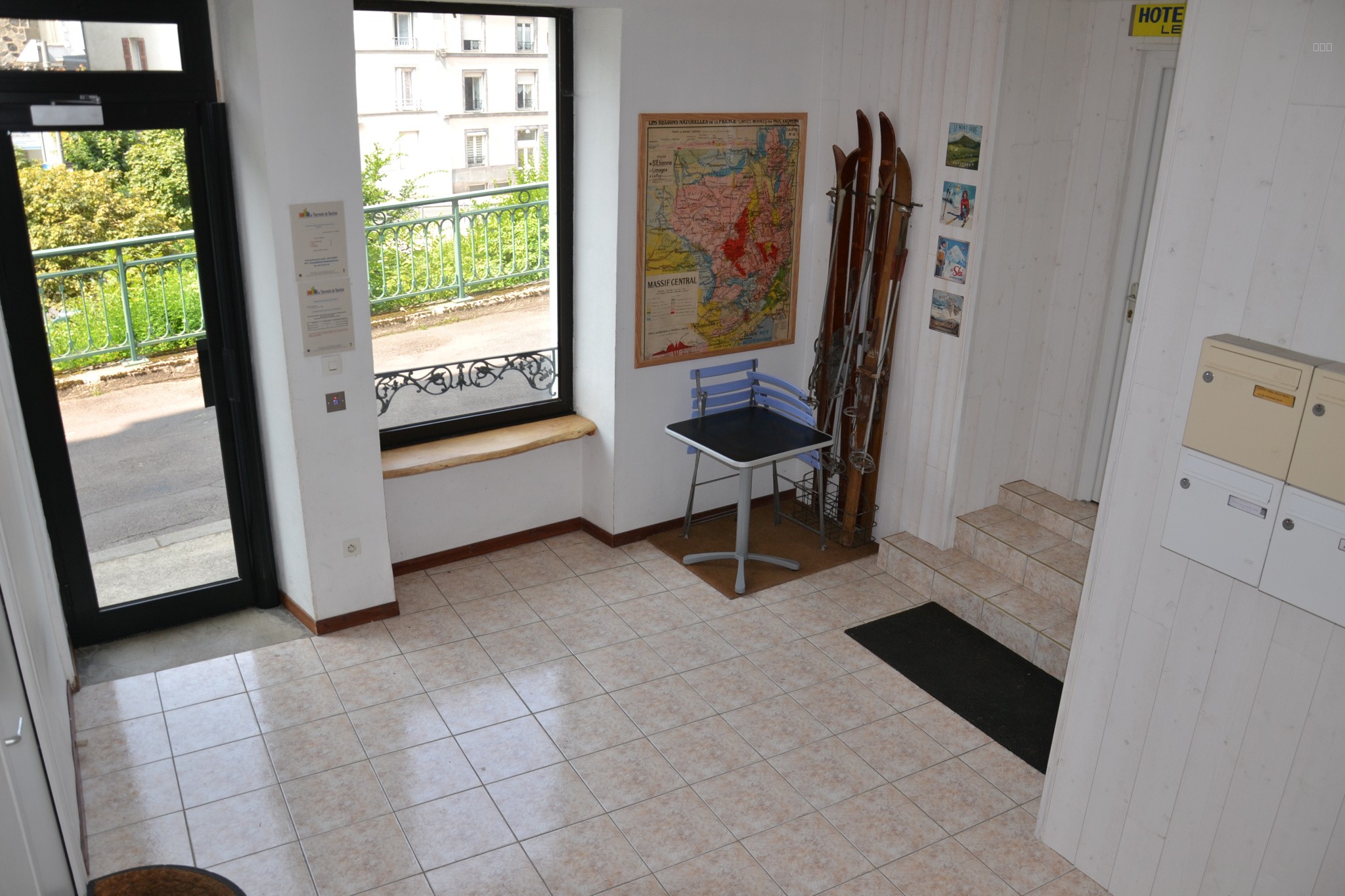 Lumineux T4 de 58 m2 très bien situé en hypercentre et avec belle vue — photo 19
