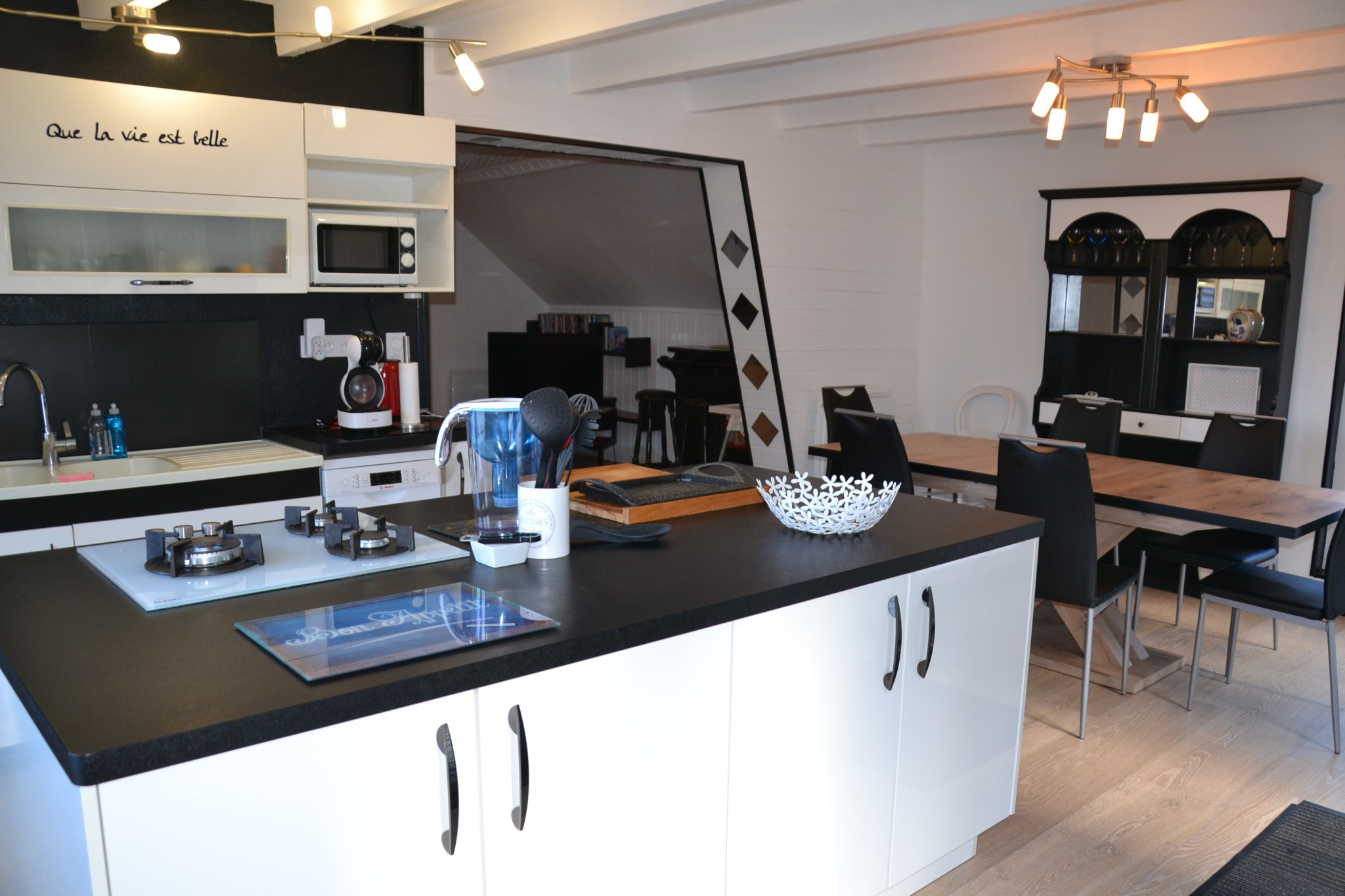 Belle maison rénovée de 136 m2 au calme et divisée en 3 appartements — photo 3