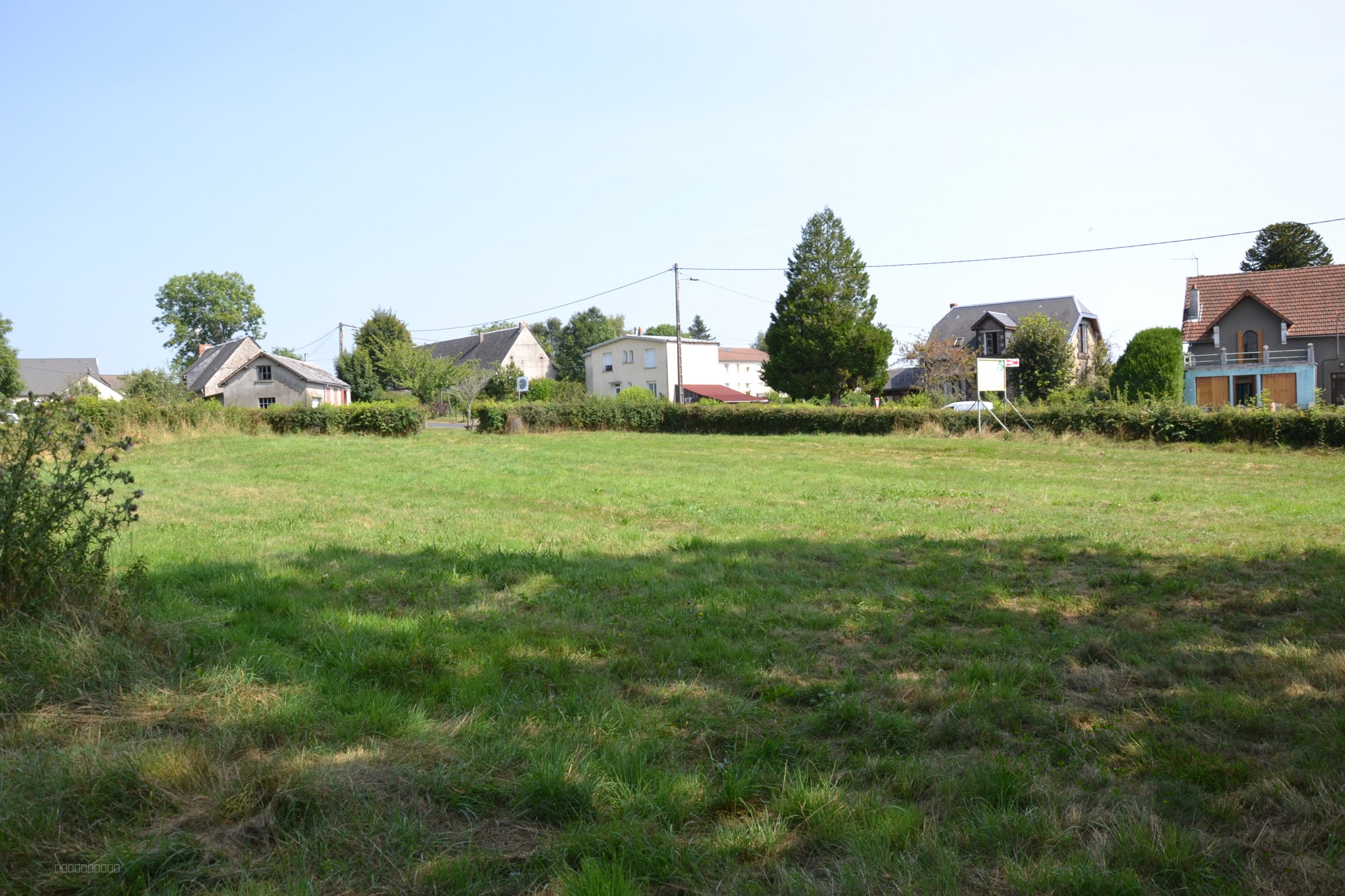 Beau terrain plat constructible de 1.956 m2 proche Sancy — photo 2
