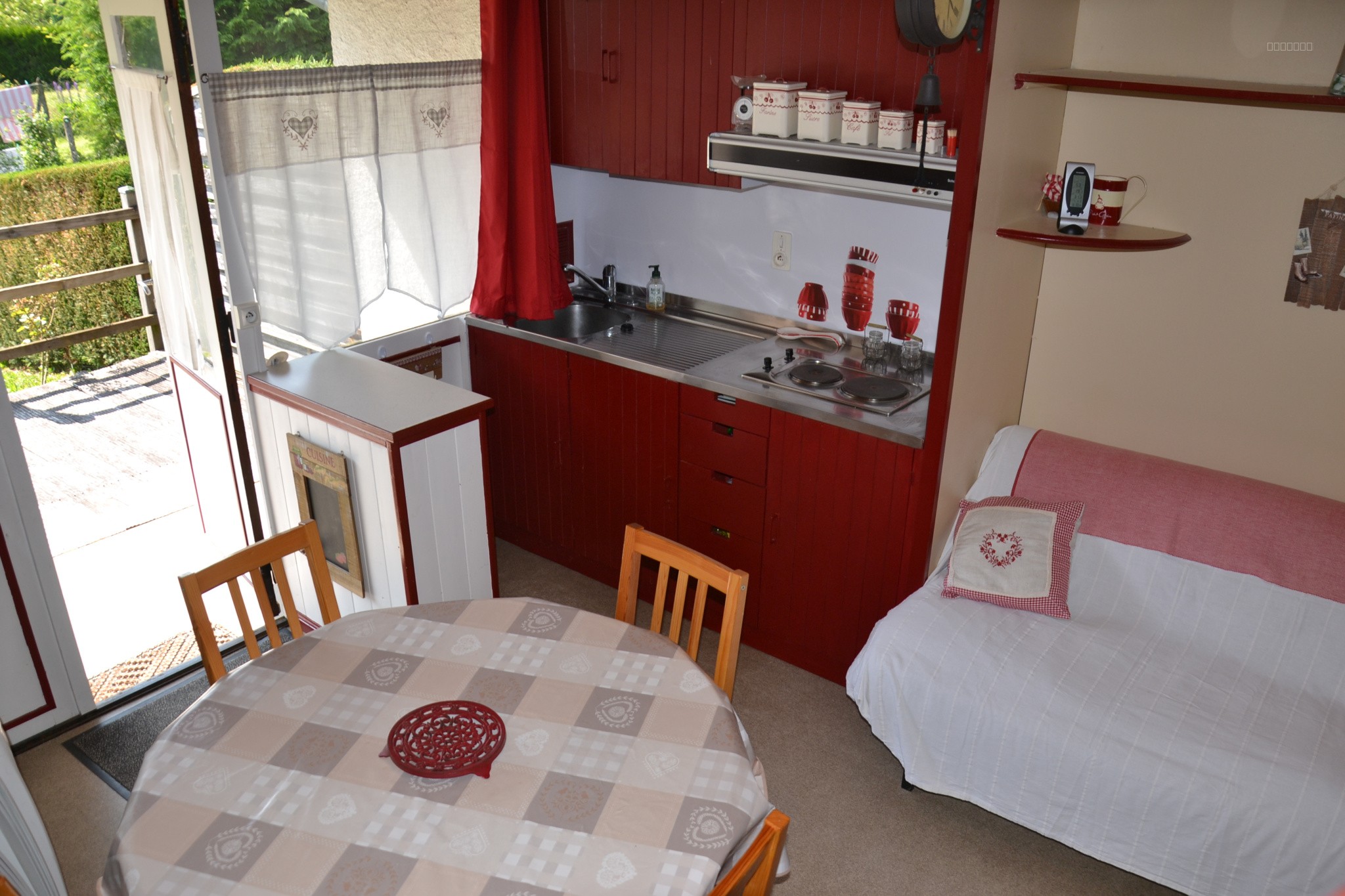 Agréable T2 en duplex de 33 m2 au sol avec terrasse, jardin privatif et parking — photo 13
