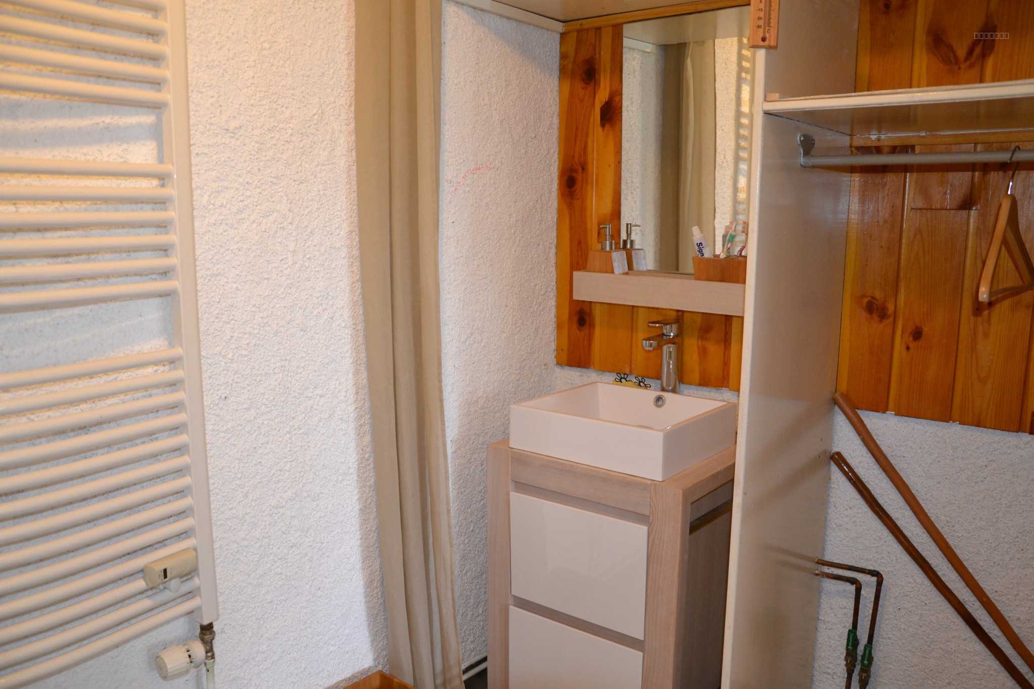Agréable T2 en duplex de 33 m2 au sol avec terrasse, jardin privatif et parking — photo 11
