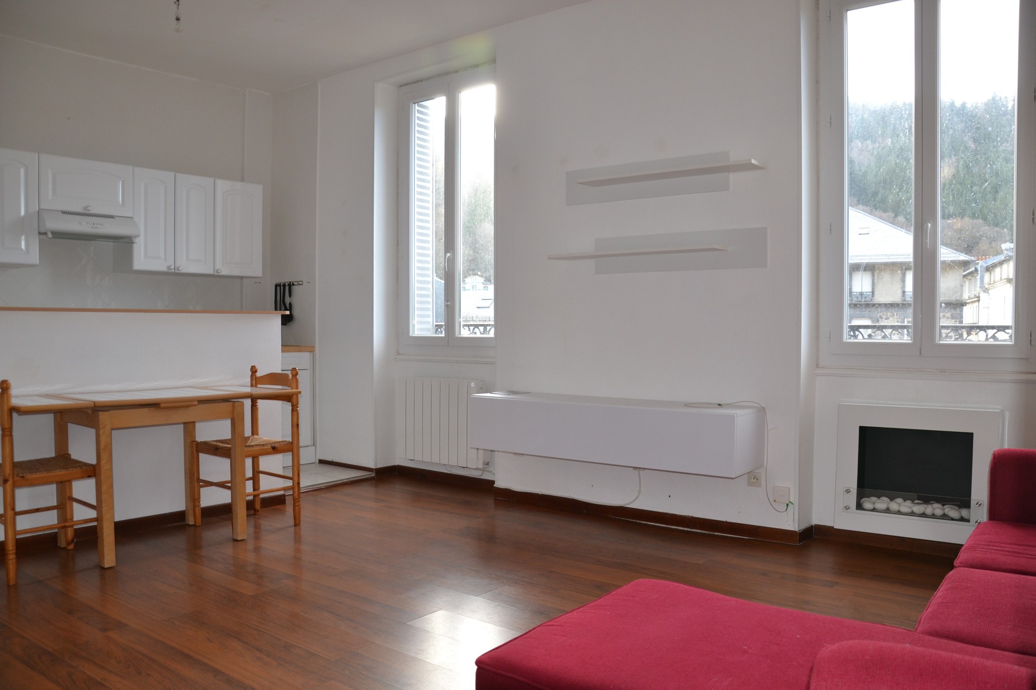 Lumineux T4 de 58 m2 très bien situé en hypercentre et avec belle vue — photo 3