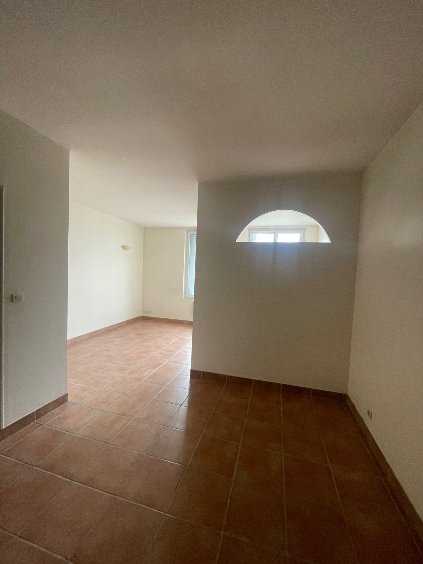 Studio 36 m2 en rez-de-chaussée à vendre — photo 5