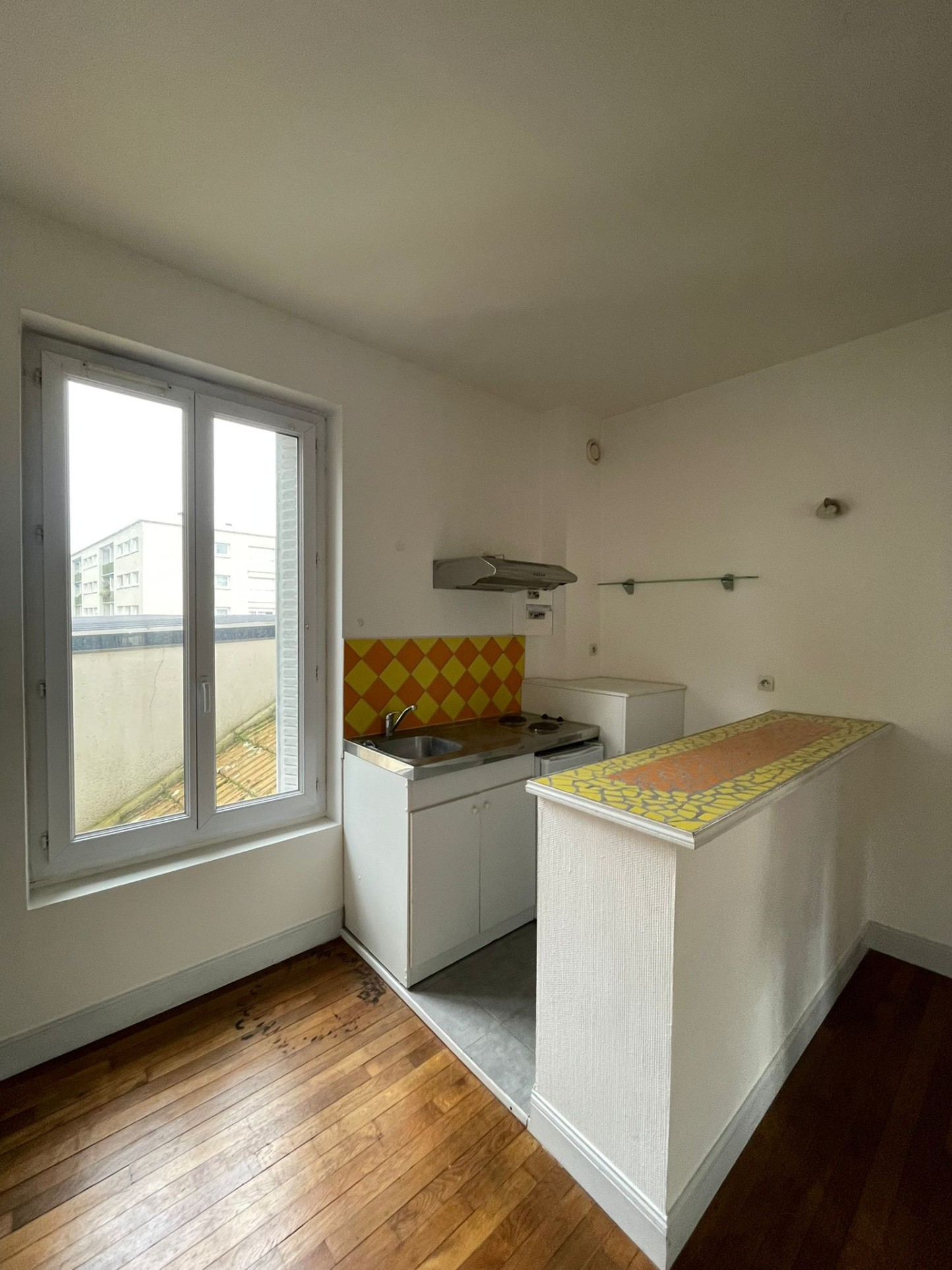 Studio 28 m2 à vendre au 1er étage — photo 3