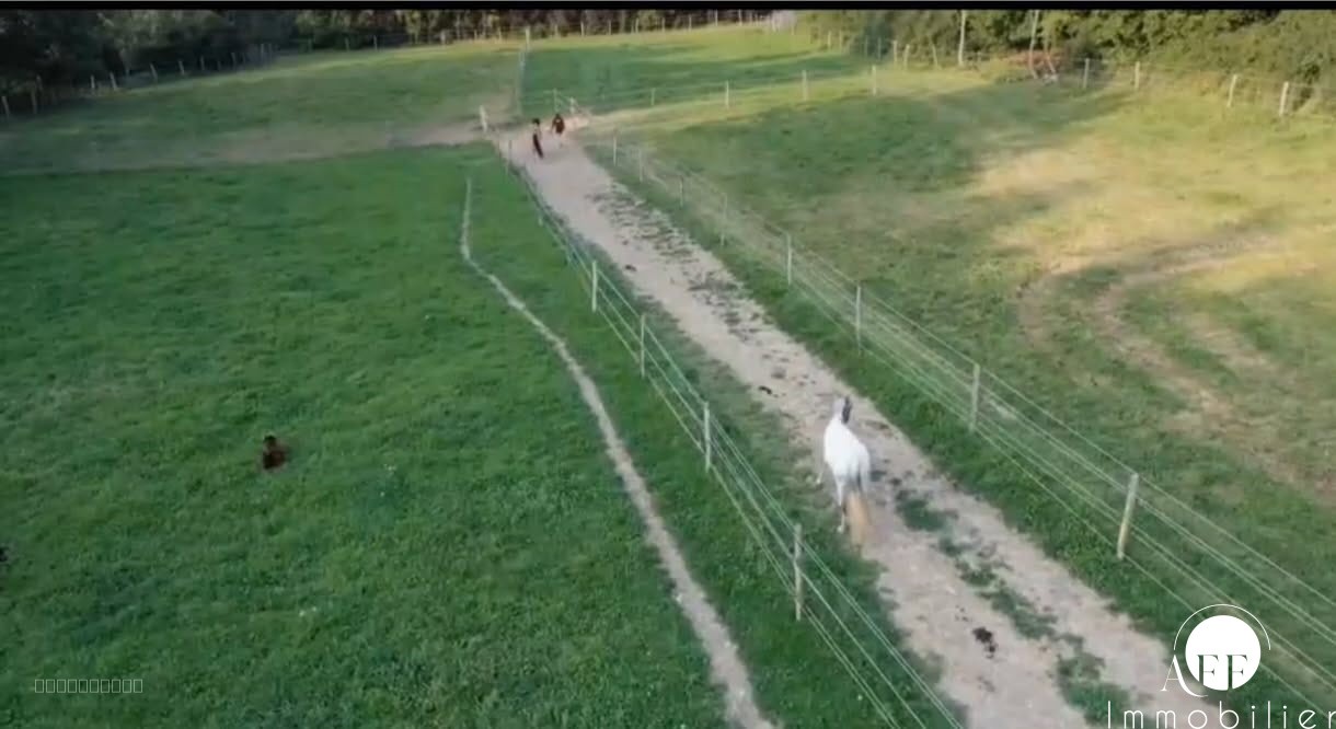 TERRAIN EQUESTRE - 16623 m2 - SABLONNIERES — photo 2