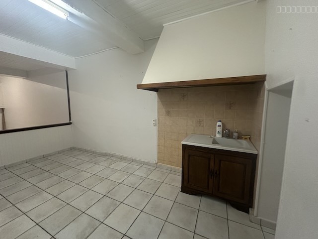 MAISON DE VILLE PROCHE COMMERCES — photo 5
