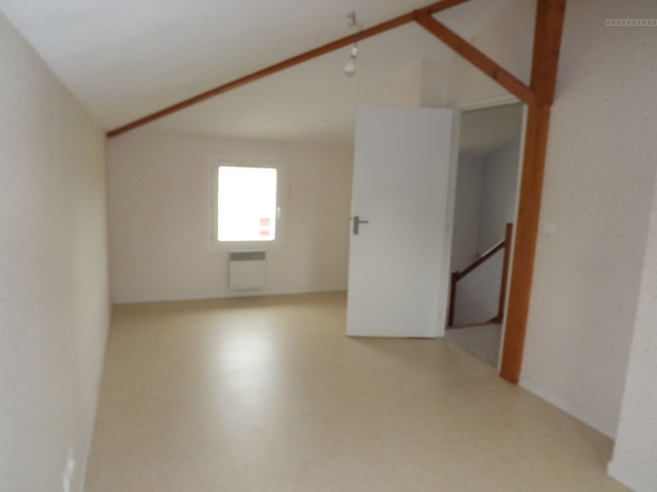 Maison d'habitation en bon état, 85 m2 hab environ et garage. — photo 9