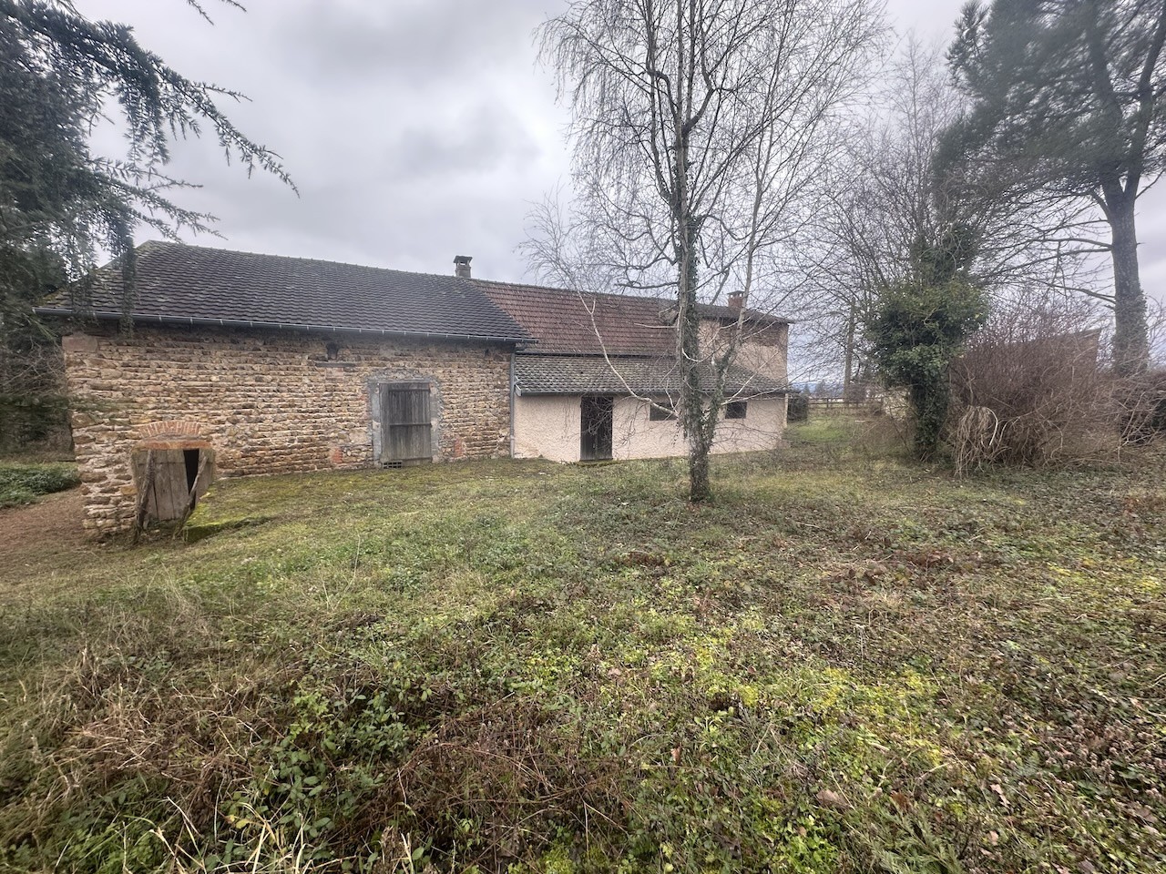 ANCIEN CORPS DE FERME EN PIERRE À RÉNOVER, BELLE SITUATION — photo 5