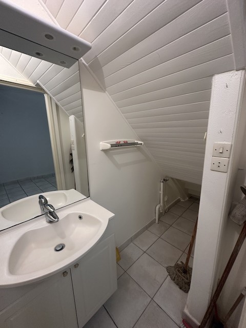 MAISON DE VILLE PROCHE COMMERCES — photo 9