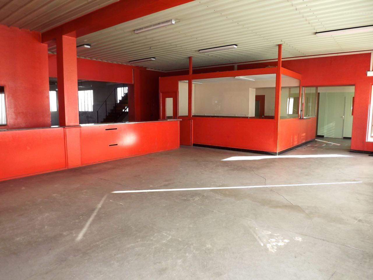 ENTREPOT ET LOCAL INDUSTRILE DE 820 M2 — photo 5
