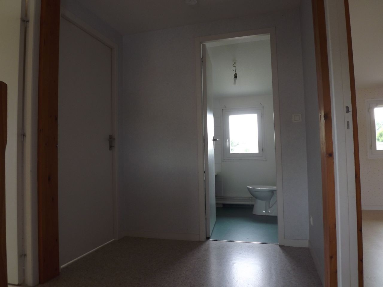 Maison d'habitation en bon état, 85 m2 hab environ et garage. — photo 8