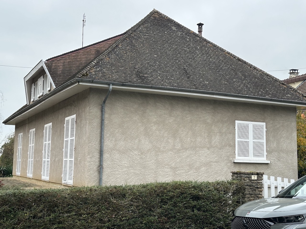Villa sur sous sol, construction traditionnelle de 1973.Proche commerces. — photo 2