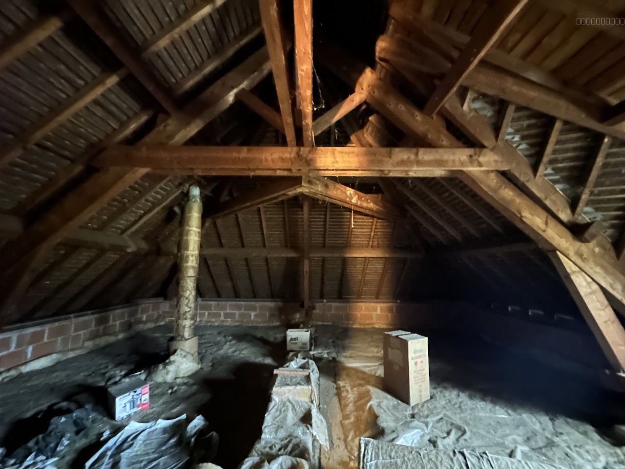 Villa sur sous sol, construction traditionnelle de 1973.Proche commerces. — photo 17