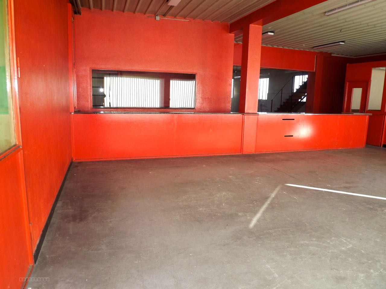 ENTREPOT ET LOCAL INDUSTRILE DE 820 M2 — photo 6
