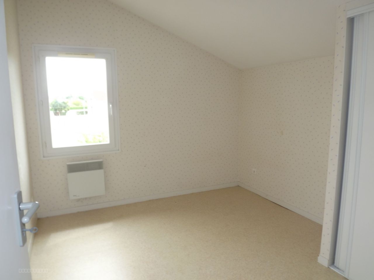 Maison d'habitation en bon état, 85 m2 hab environ et garage. — photo 10