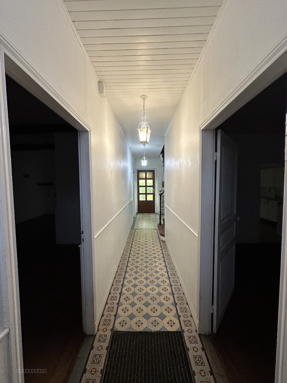 Maison de 240 m2 habitables, proche commerces et centre ville. — photo 6